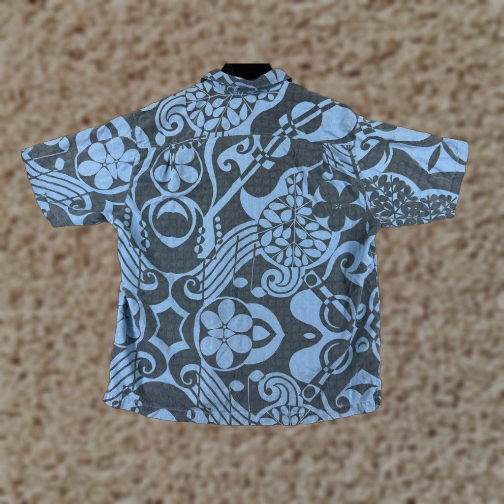 Tommy Bahama Tommy Bahama Shirt Mens Large Blue Floral Silk Hawaiian Button-Up Beach Resort Aloha Short Sleeve Mens Size US L / EU 52-54 / 3 - 1 Thumbnail