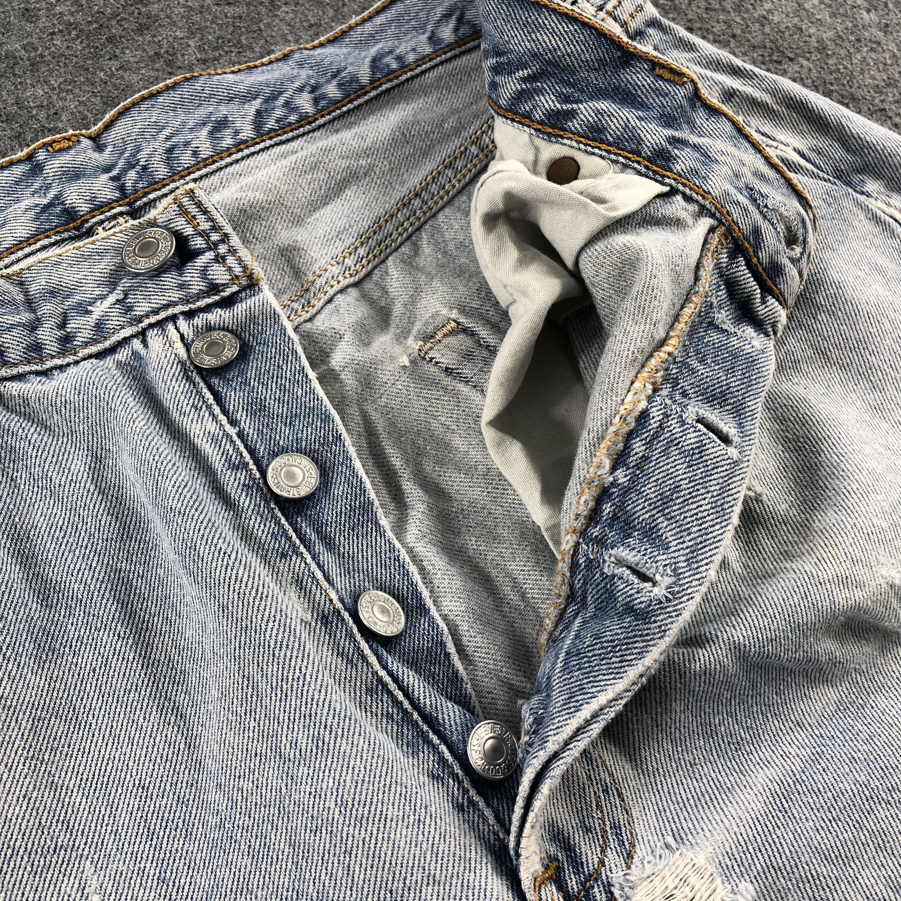 Levi's 90s Vintage Blue Wash Levis 501 Jeans-J2550 Size US 32 / EU 48 - 14 Thumbnail