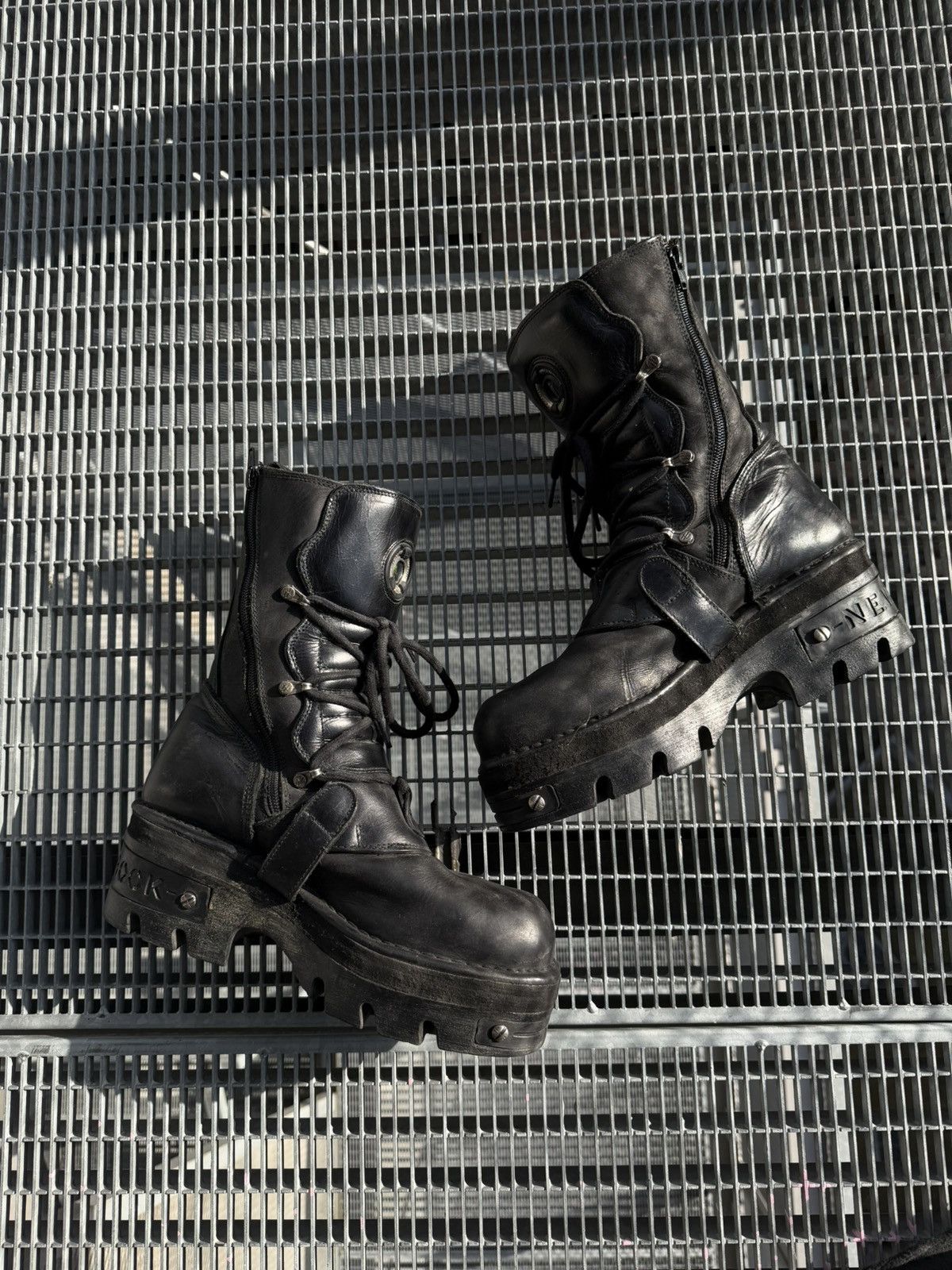 New Rock Vintage New Rock Leather High Metal Goth Sneakers Size US 8 / EU 41 - 9 Thumbnail