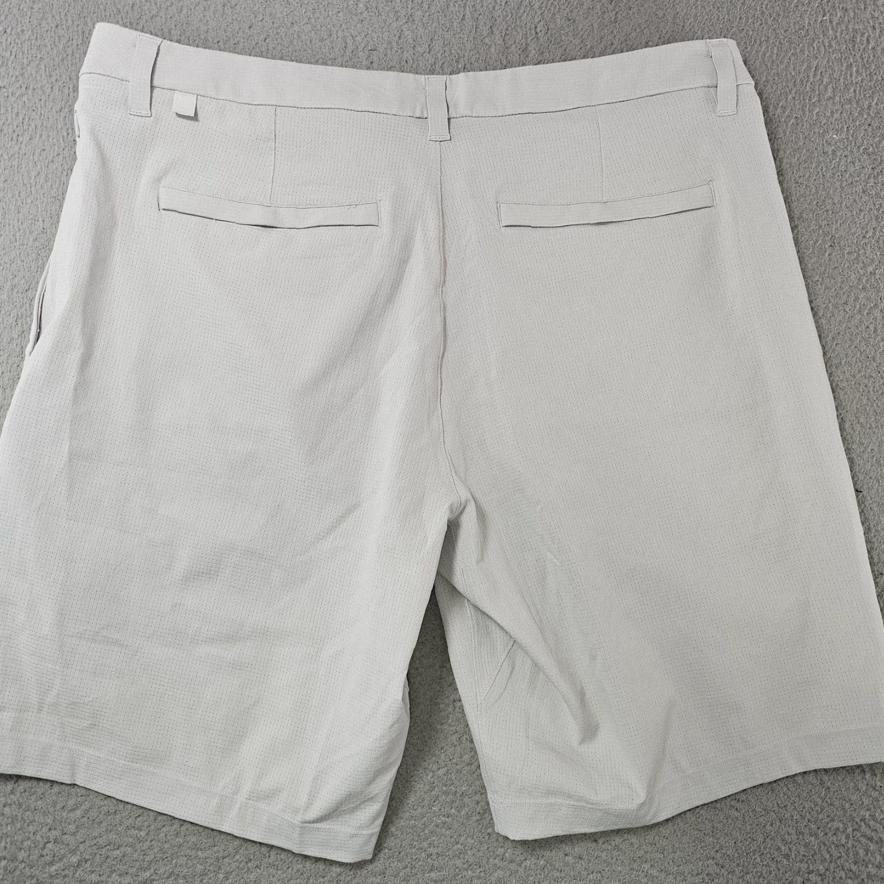 Lululemon Lululemon Shorts Mens 36 Gray Chino Golf Lightweight Performance Casual Pockets Wrap Flat Front Inseam 10 in Regular Size US 36 / EU 52 - 2 Thumbnail