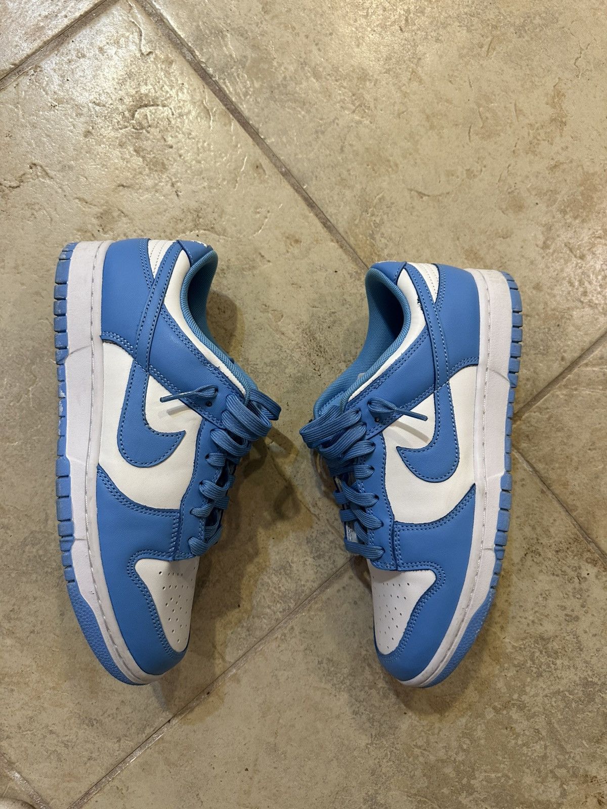 Nike UNC dunk low sz 9.5 gently worn Size US 9.5 / EU 42-43 - 2 Thumbnail