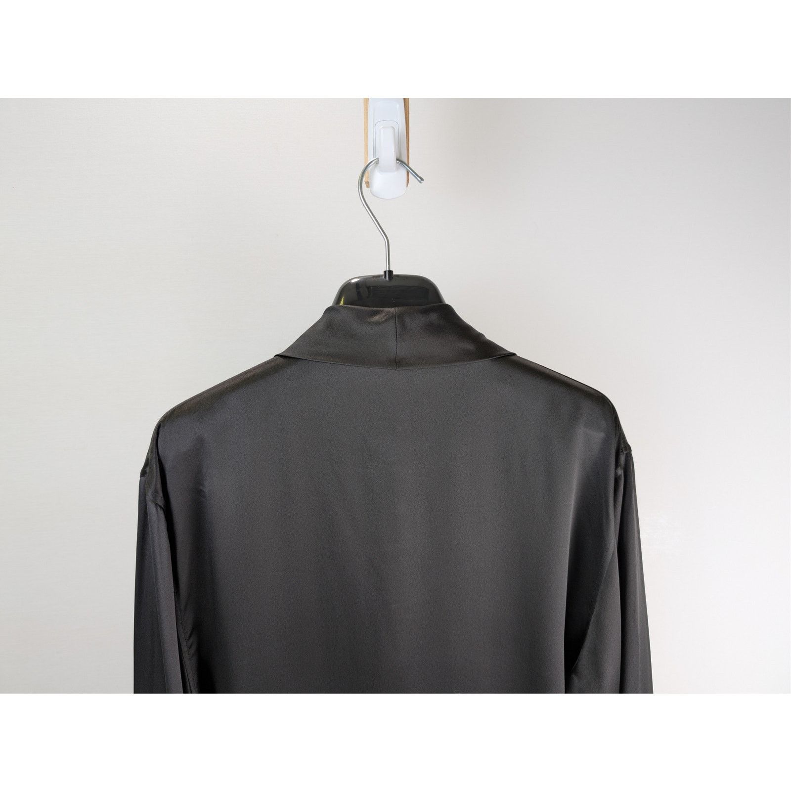 Saint Laurent Paris o1rshd1 silk shirt with a bow at the neck in Black Size US S / EU 44-46 / 1 - 11 Thumbnail