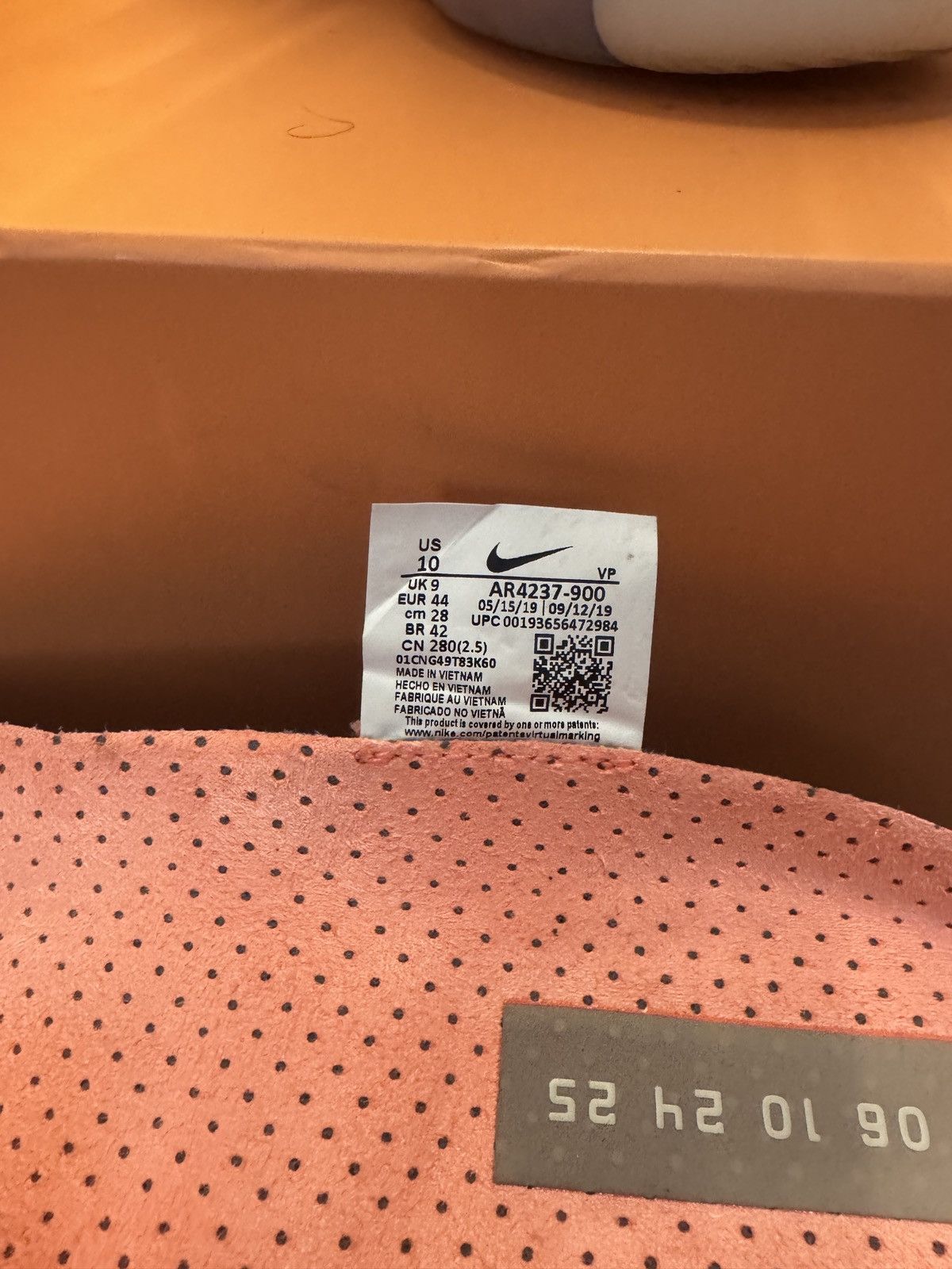 Fear of God × Nike Nike x Fear of god- Air fear of god 1 Oatmeal Size US 10 / EU 43 - 20 Thumbnail