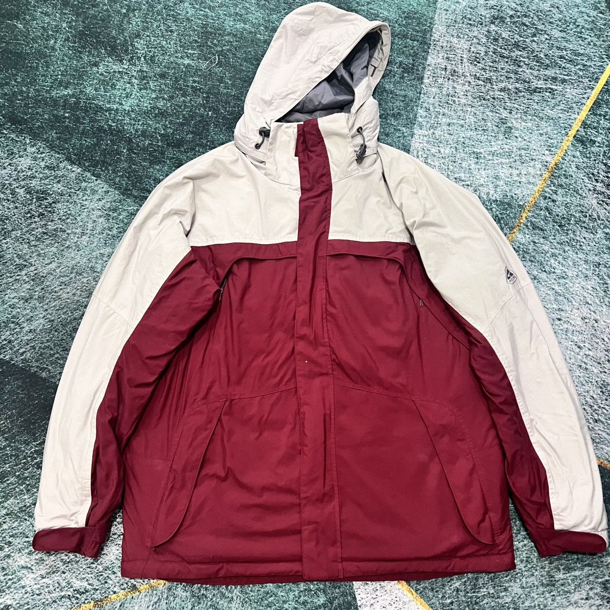 Nike ACG Vintage Nike ACG Stormfit Snowboarding Jacket Size XL Size US XL / EU 56 / 4 - 1 Thumbnail