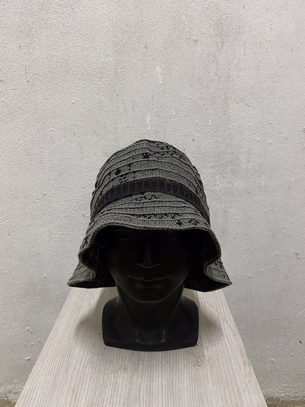 Japanese Brand Japanese Brand Rare Design Bucket Hat Size ONE SIZE - 2 Thumbnail