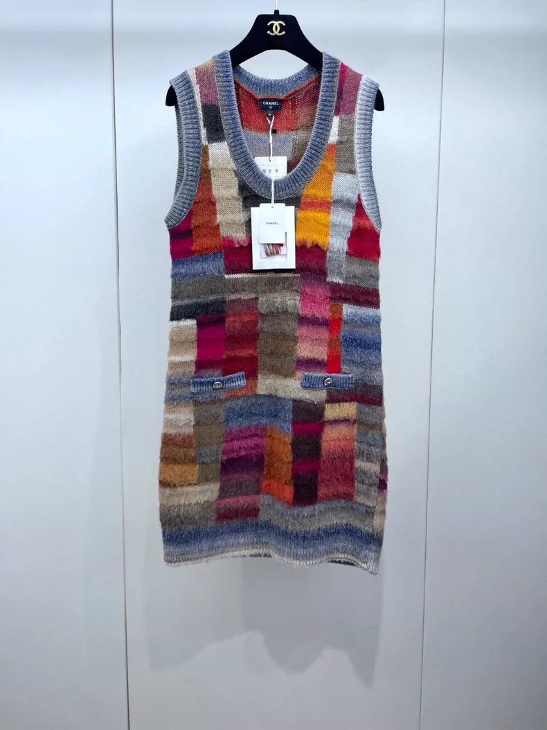 Chanel Chanel 24A sheep wool color block stitching knitted vest sk Size XS / US 0-2 / IT 36-38 - 1 Thumbnail