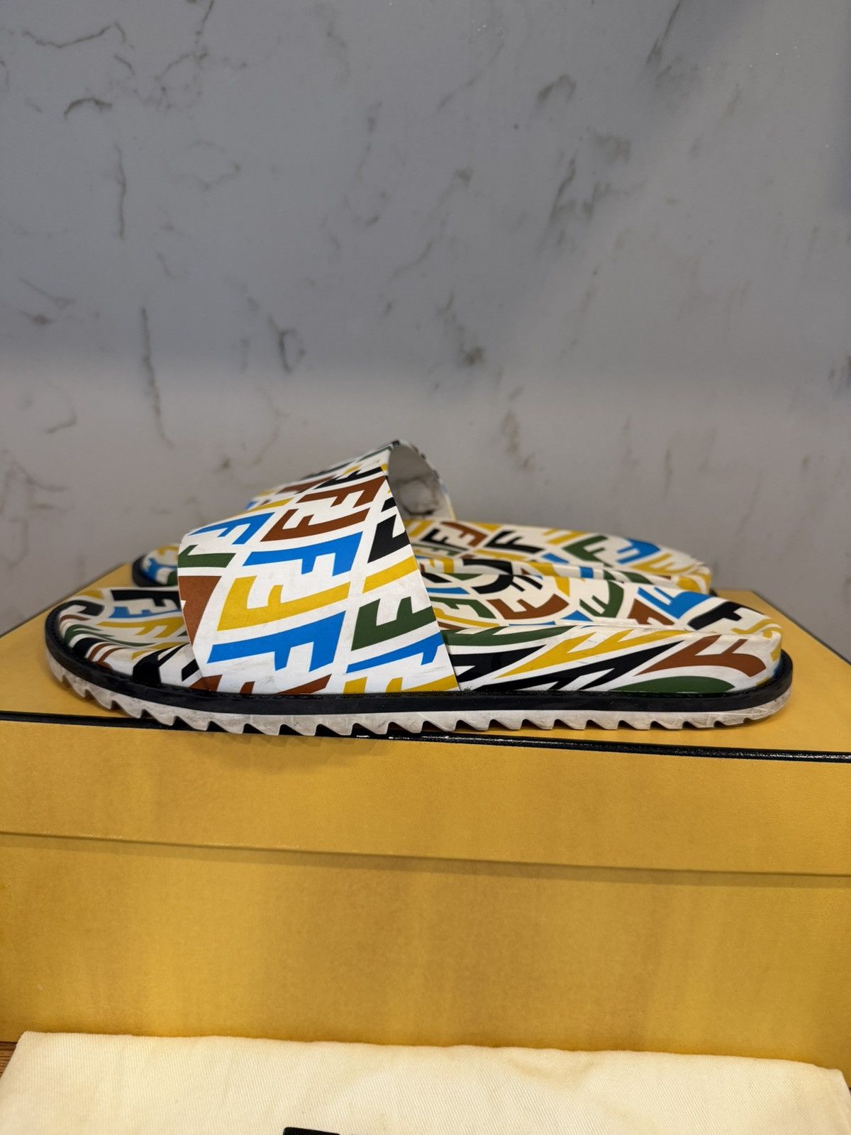 Fendi FF Fendi Vertigo Print Slides Size US 7 / EU 40 - 3 Thumbnail