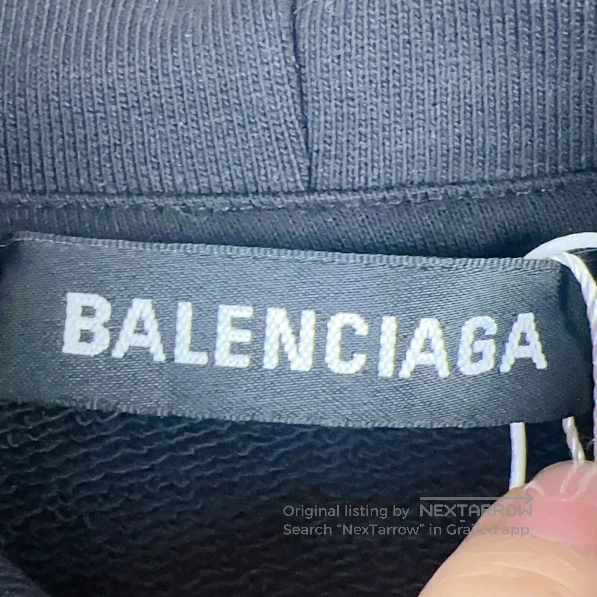 Balenciaga balenciaga navy hoodie in size medium. Size US M / EU 48-50 / 2 - 3 Thumbnail