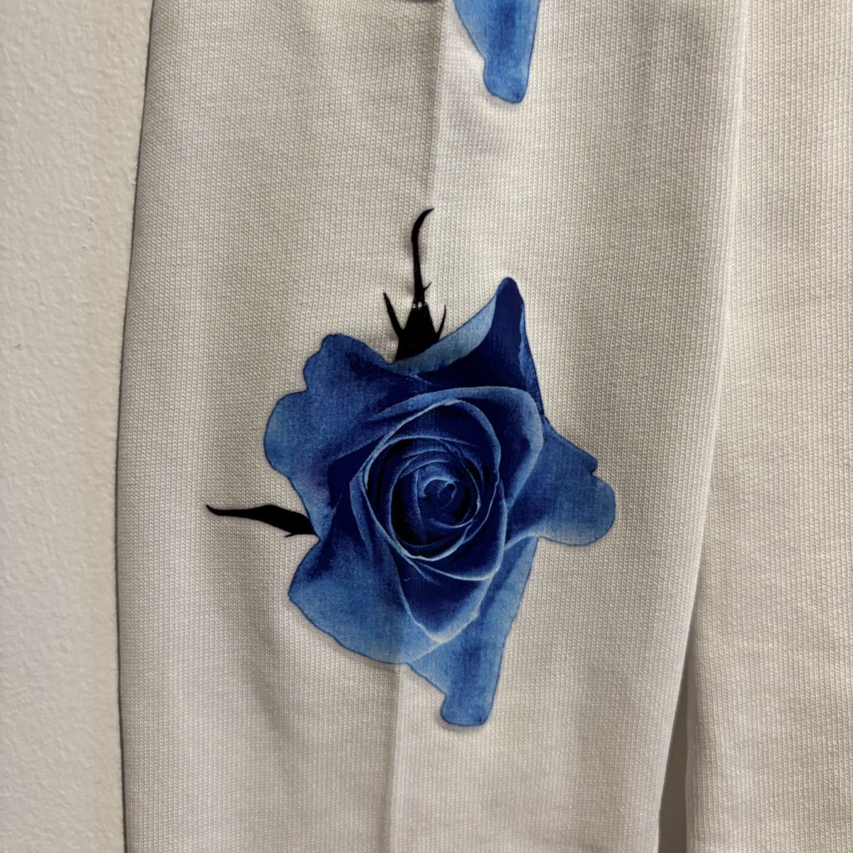Paul Smith Paul Smith White Monarch Rose Long Sleeve T-Shirt Size US S / EU 44-46 / 1 - 5 Thumbnail