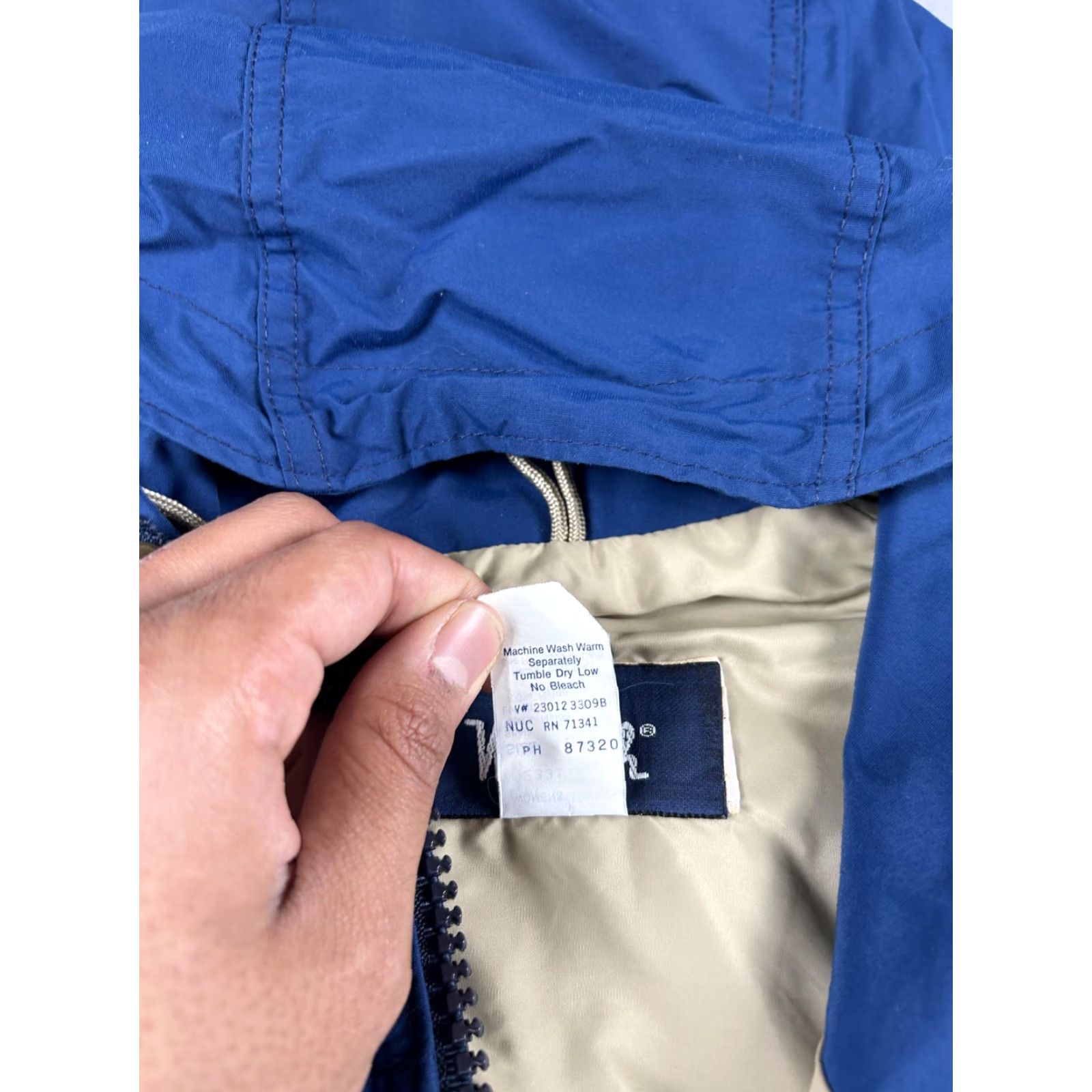 Vintage Vintage Woolrich Jacket Womens Large Blue Nylon Hooded Parka Coat USA 80s Field Size L / US 10 / IT 46 - 4 Thumbnail