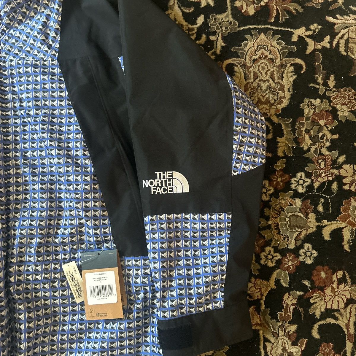 Supreme × The North Face Supreme X The North Face studded print light jacket Size US XL / EU 56 / 4 - 3 Thumbnail