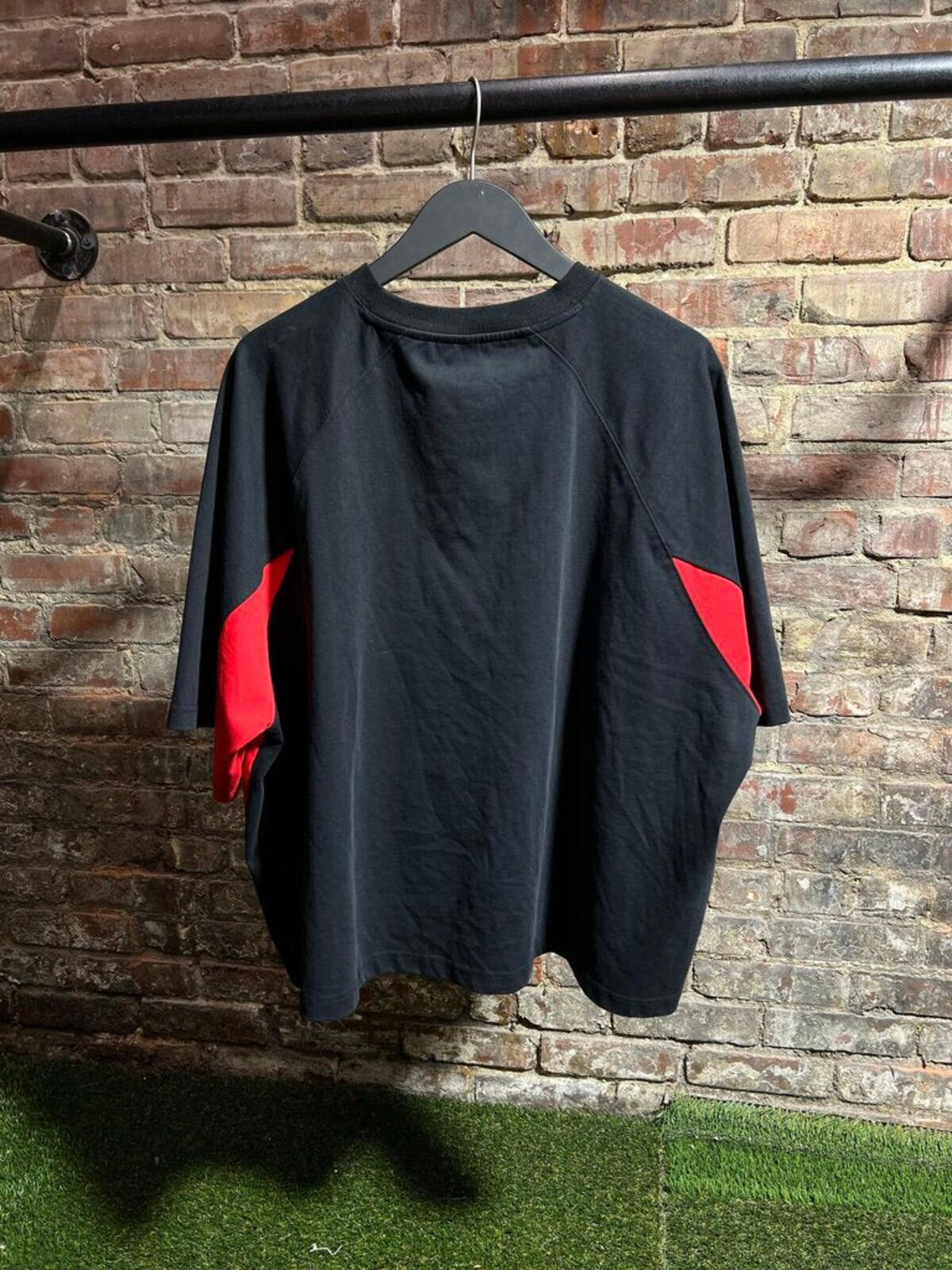 The GV Gallery GV Gallery Galenci Sport Black/Red Tee Sz. M Size ONE SIZE - 2 Thumbnail