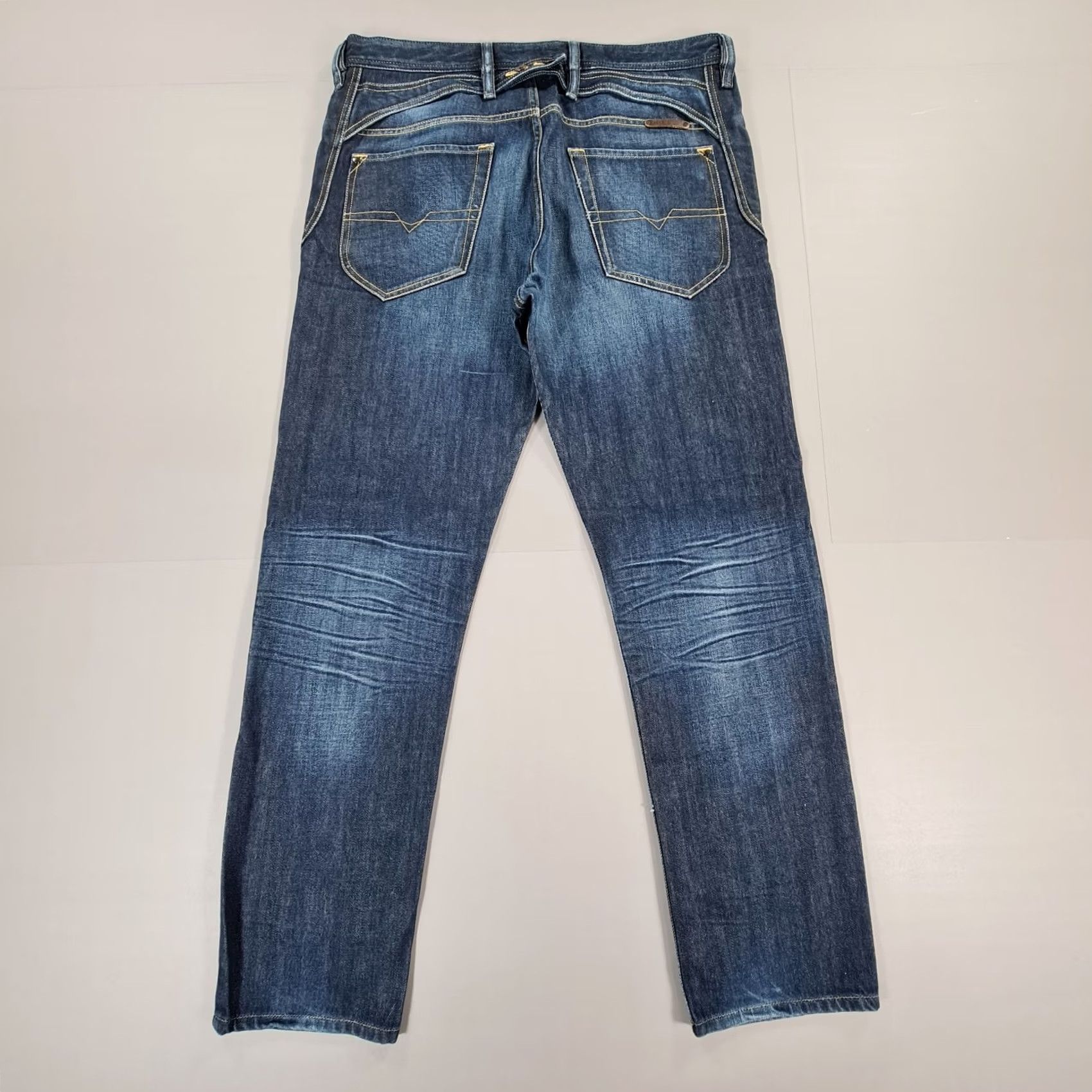 Diesel Diesel Jeans Blue W34 L32 Jodar Carrot Fit Cinch Back 0073N Mens Jeans Regular 5-Pocket Denim Cotton Slim Tapered Button Fly Vintage No Size US 34 / EU 50 - 7 Thumbnail