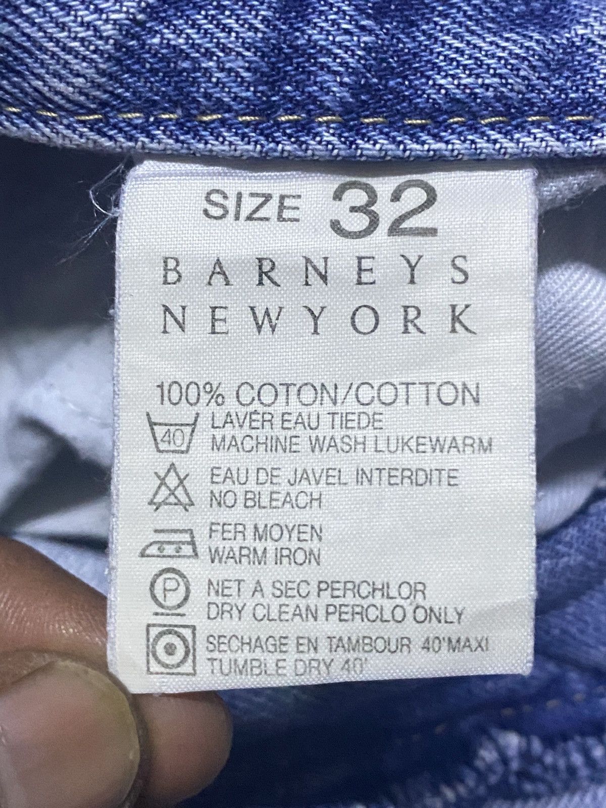 Barneys New York Vintage Barneys New York Light Wash baggy Jeans Size US 31 - 16 Thumbnail