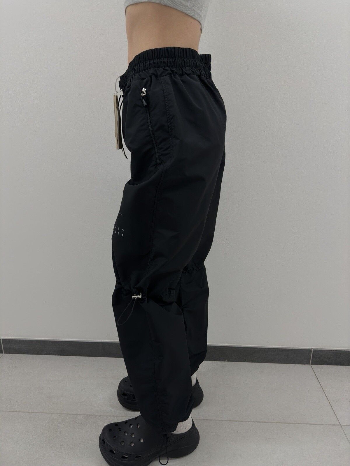 Axel Arigato Axel Arigato Atlas Track Pants Women’s Black Track Unisex Size 26" / US 2 / IT 38 - 7 Thumbnail