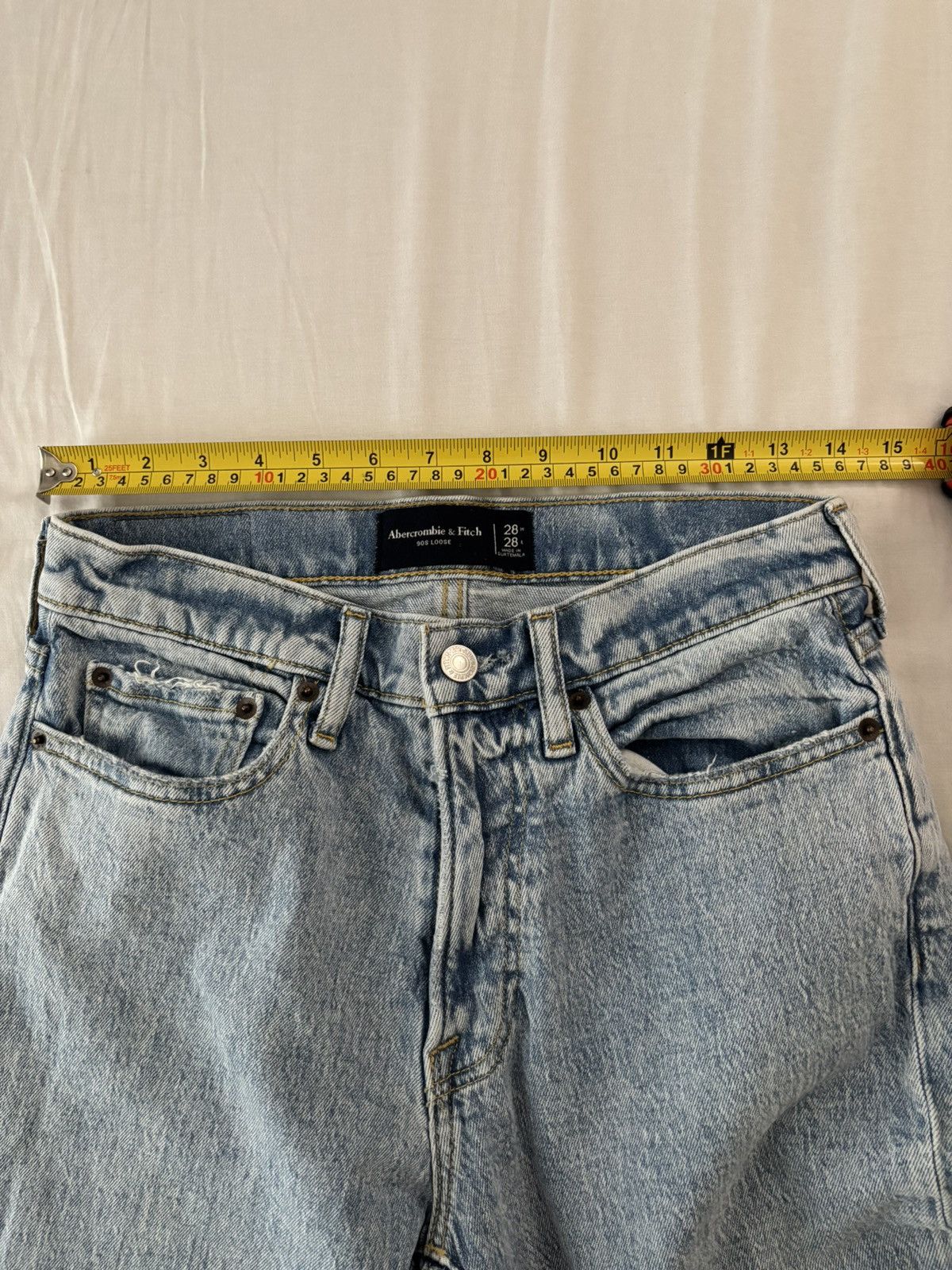 Abercrombie & Fitch Abercrombie & Fitch Loose Light Wash Jeans Size 28x28 Men’s Size US 28 / EU 44 - 2 Thumbnail