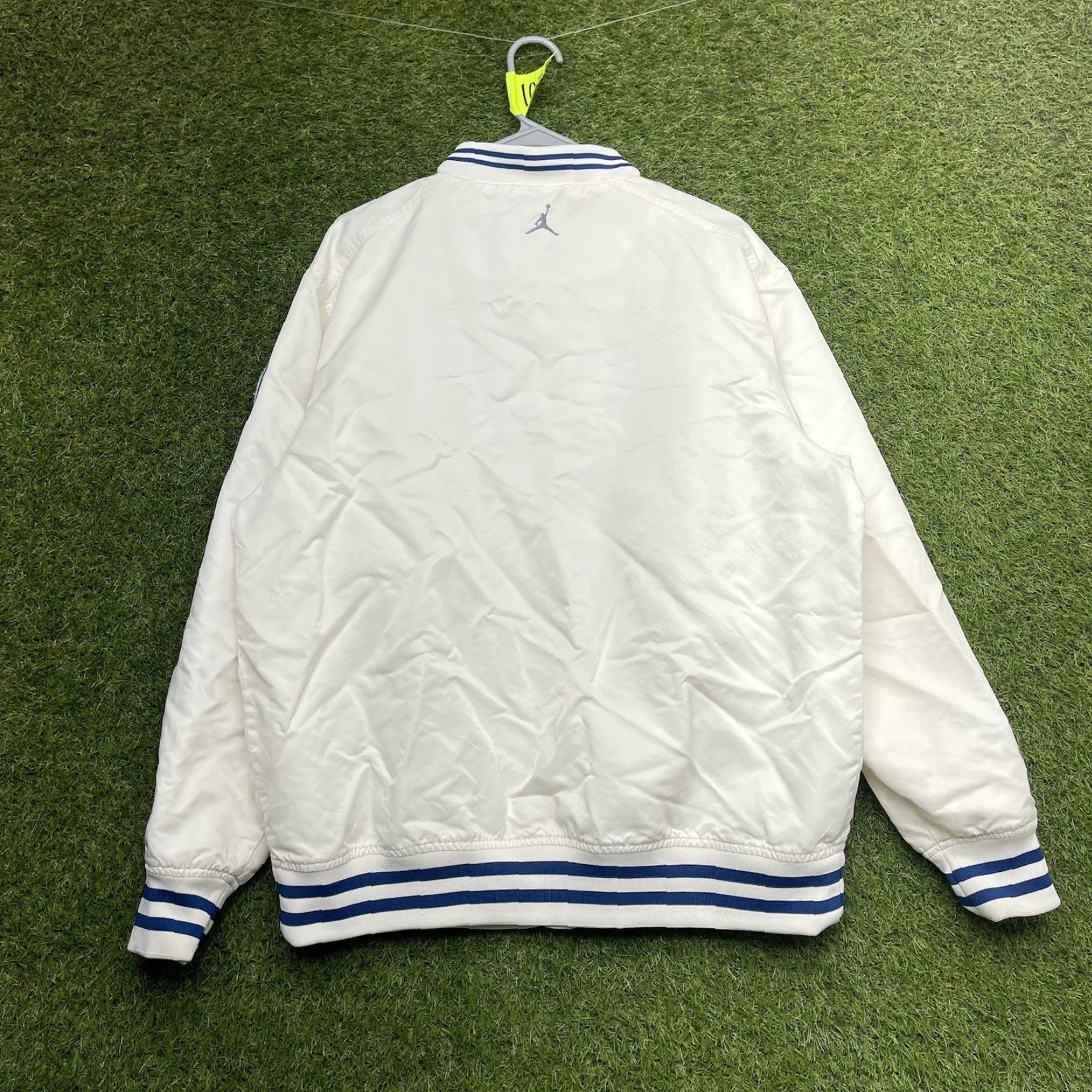 Jordan Brand Vintage Nike Air Club Jacket Mens 2XL Satin White Flight Spellout 90s Bomber Jacket Size US XXL / EU 58 / 5 - 2 Thumbnail