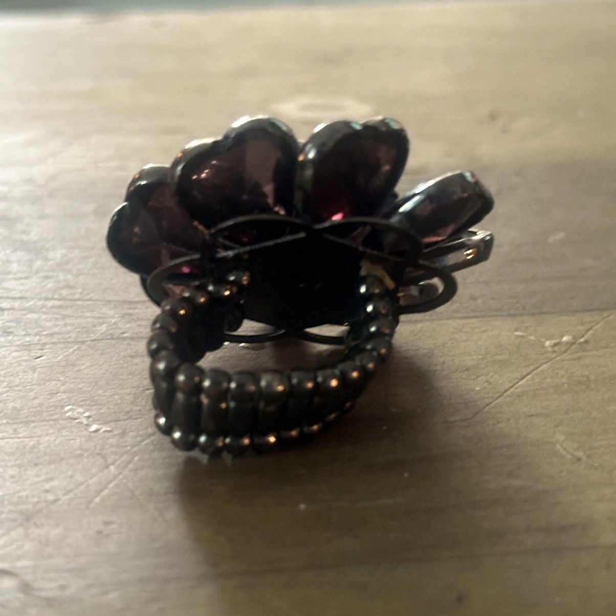 Vintage Vintage black glass flower stretch ring Size ONE SIZE - 7 Thumbnail