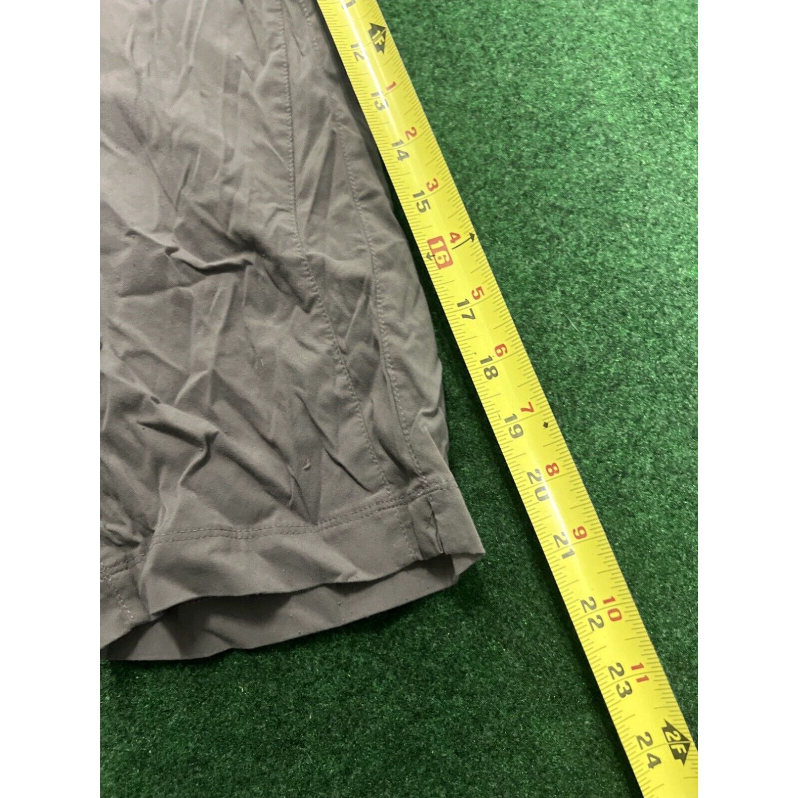 Vintage Columbia Women’s Capri Size 6 Grey Outdoor Hiking Camping Size ONE SIZE - 7 Thumbnail