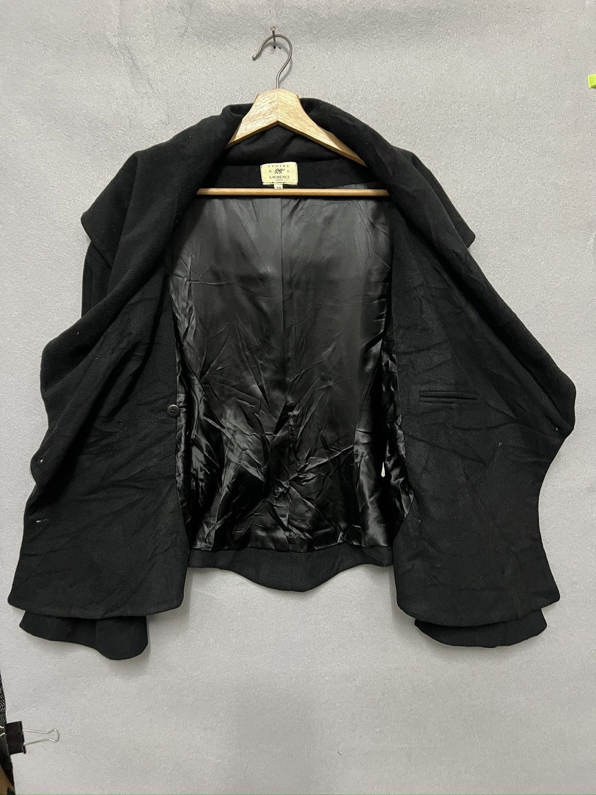 Vintage 305. Ivoire De Laurence Size L / US 10 / IT 46 - 9 Thumbnail