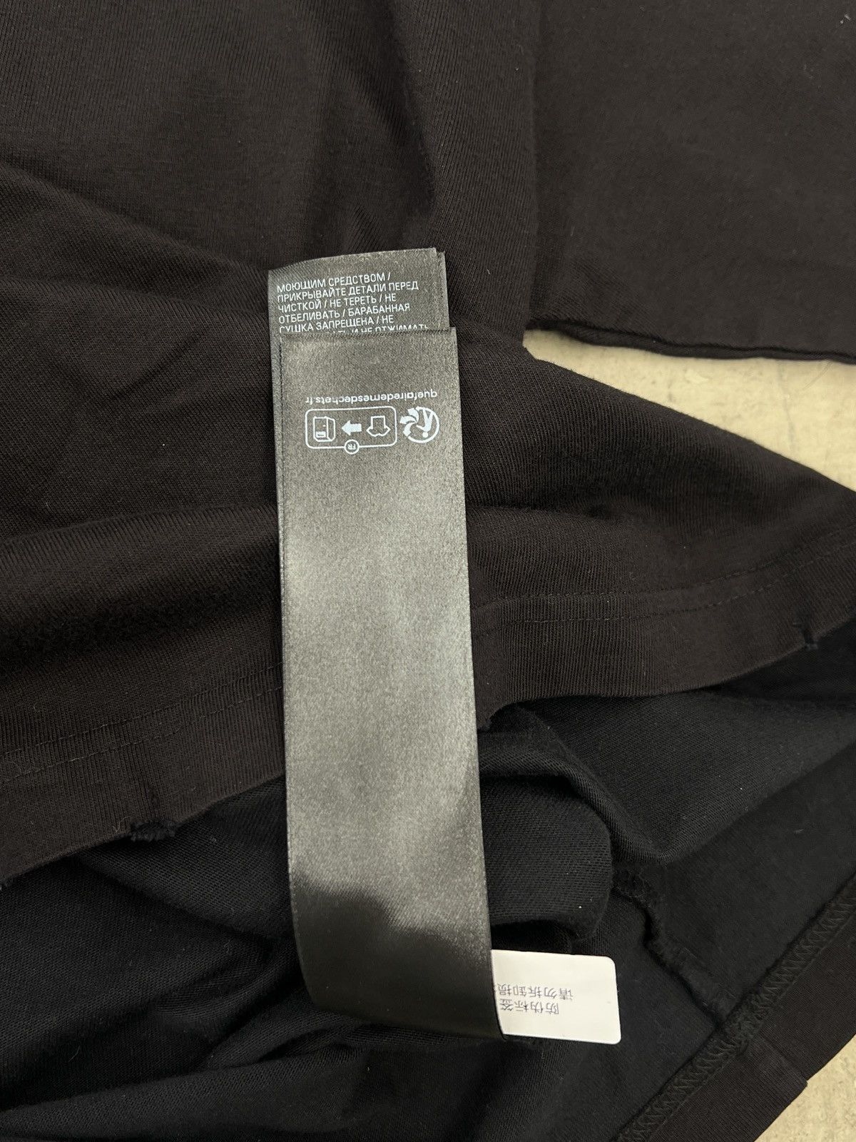 Balenciaga Balenciaga Valentine's Day Limited Edition T-Shirt Size US S / EU 44-46 / 1 - 11 Thumbnail