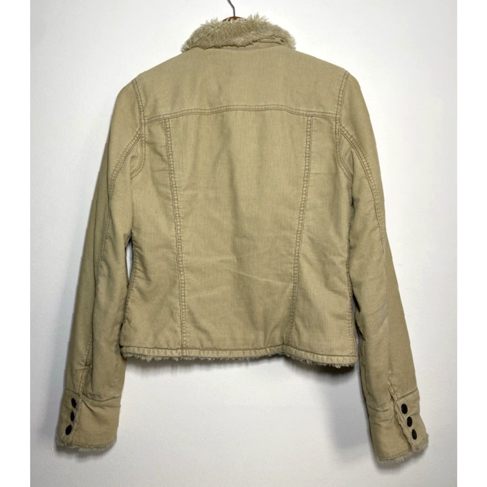 Abercrombie & Fitch Abercrombie & Fitch Women's Vintage Corduroy Trucker Jacket SZ M Beige Long Sleeve Zip Jacket Size M / US 6-8 / IT 42-44 - 4 Thumbnail