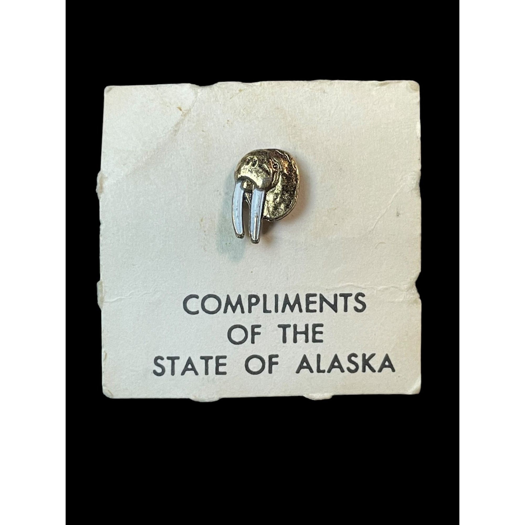 Vintage Vintage Gold Tone Walrus Head Alaska Souvenir Brooch Pin Size ONE SIZE - 2 Thumbnail