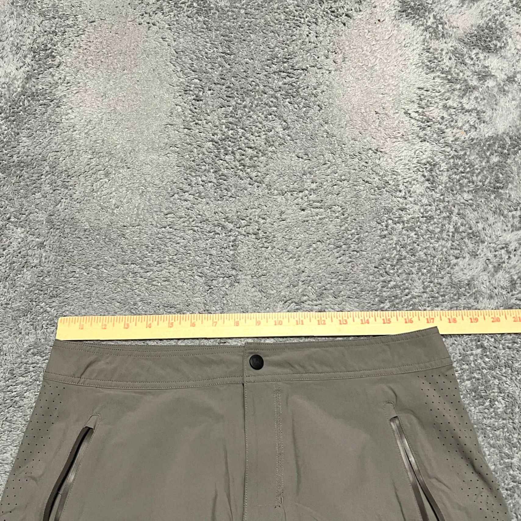 Vintage Mack Weldon Shorts Mens Large Gray Nylon Blend Quick Dry Drawstring Chino Mens Size US 33 - 4 Thumbnail