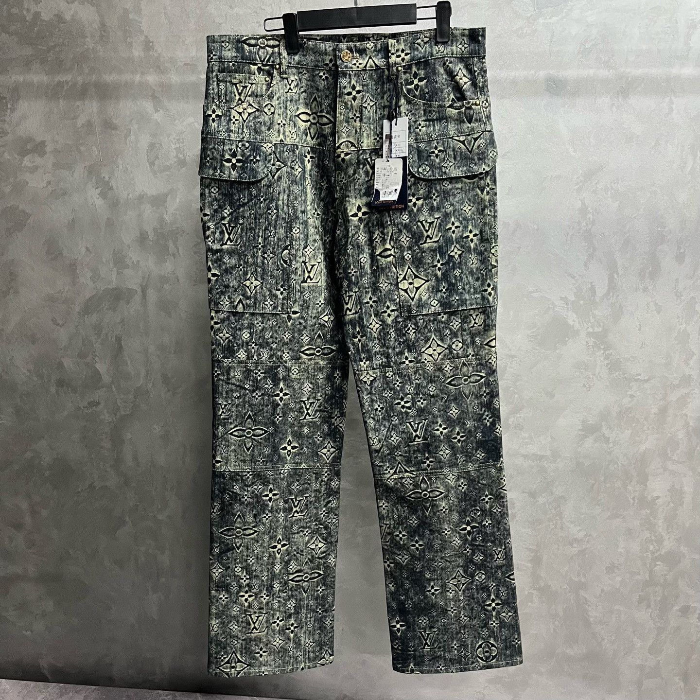 Louis Vuitton Louis Vuitton Casual Casual Pants 28 Men Size US 28 / EU 44 - 1 Thumbnail