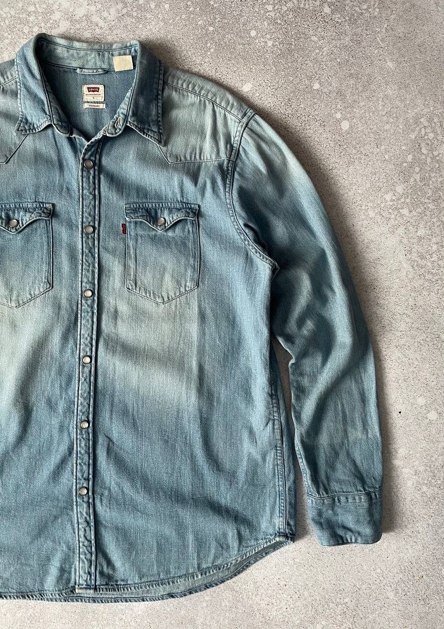 Levi's × Levi's Vintage Clothing × Vintage Vintage 90s Levi’s Washed Blue Denim Shirts Button Up Y2K Size US L / EU 52-54 / 3 - 2 Thumbnail