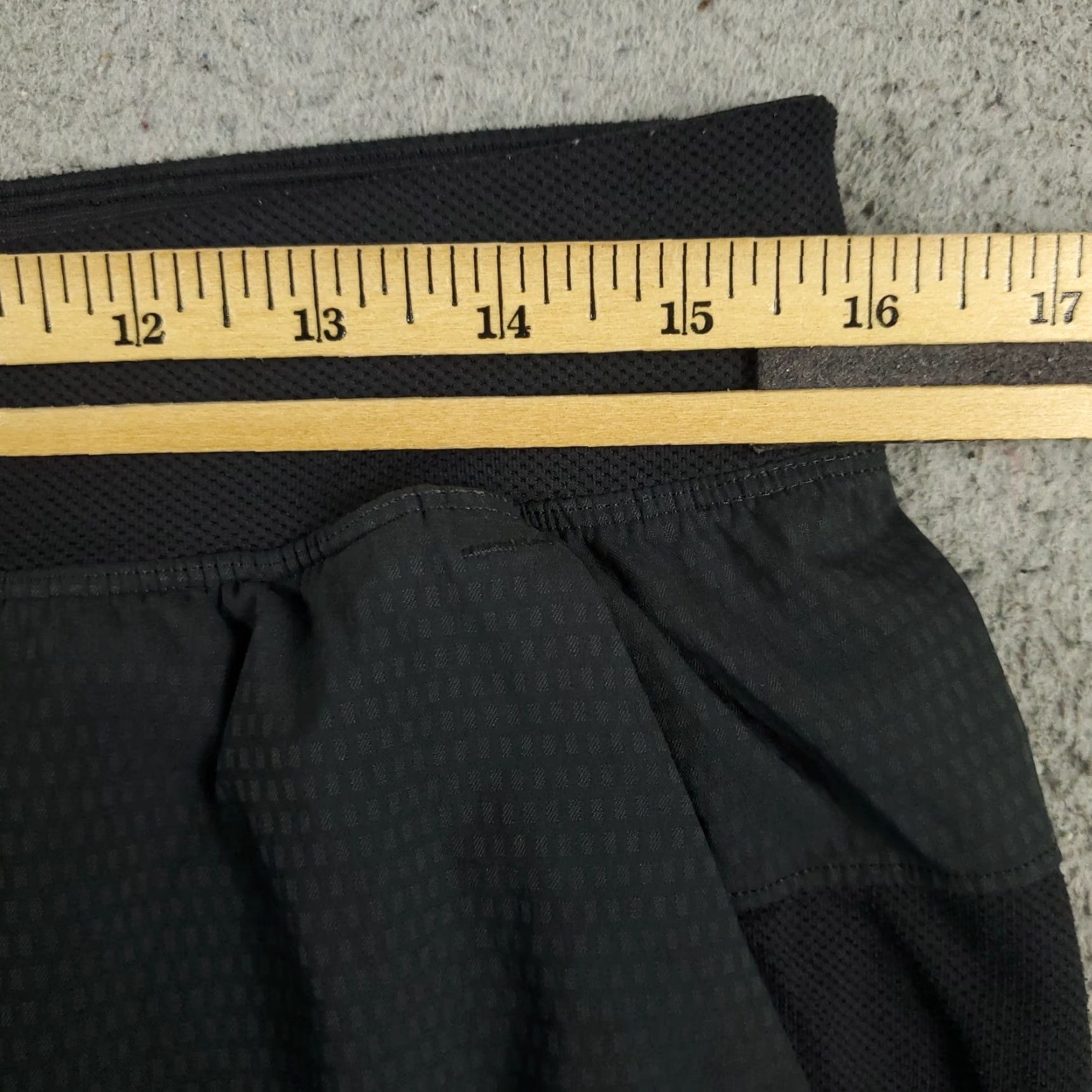 Lululemon Lululemon Shorts Mens Large Black Athletic Stretch Tie Size US 33 - 4 Thumbnail