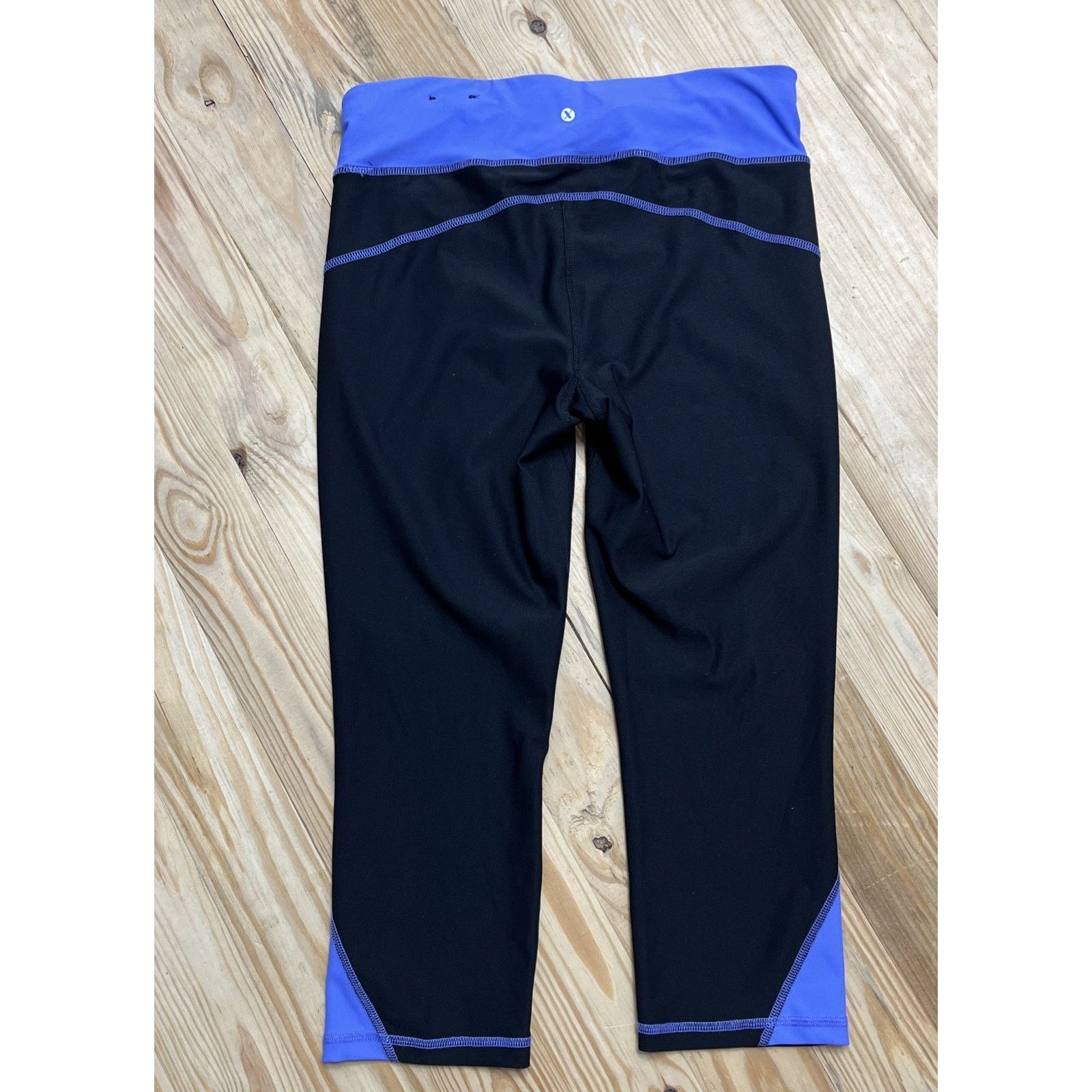 Other XERSION Athletic Capri Black Purple Workout Leggings Sz M Size 29" - 2 Thumbnail
