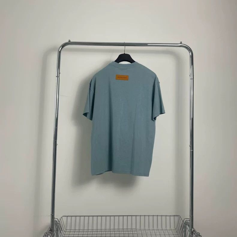 Louis Vuitton Louis Vuitton Haze blue embossed logo short sleeves Size US L / EU 52-54 / 3 - 2 Thumbnail