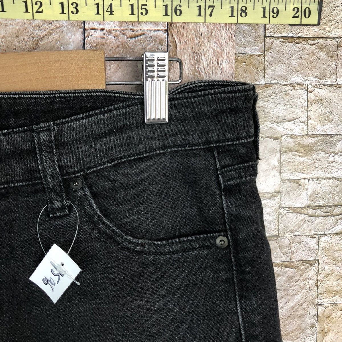 Uniqlo Uniqlo Jeans Black Denim Pants #7596 Size US 31 - 9 Thumbnail