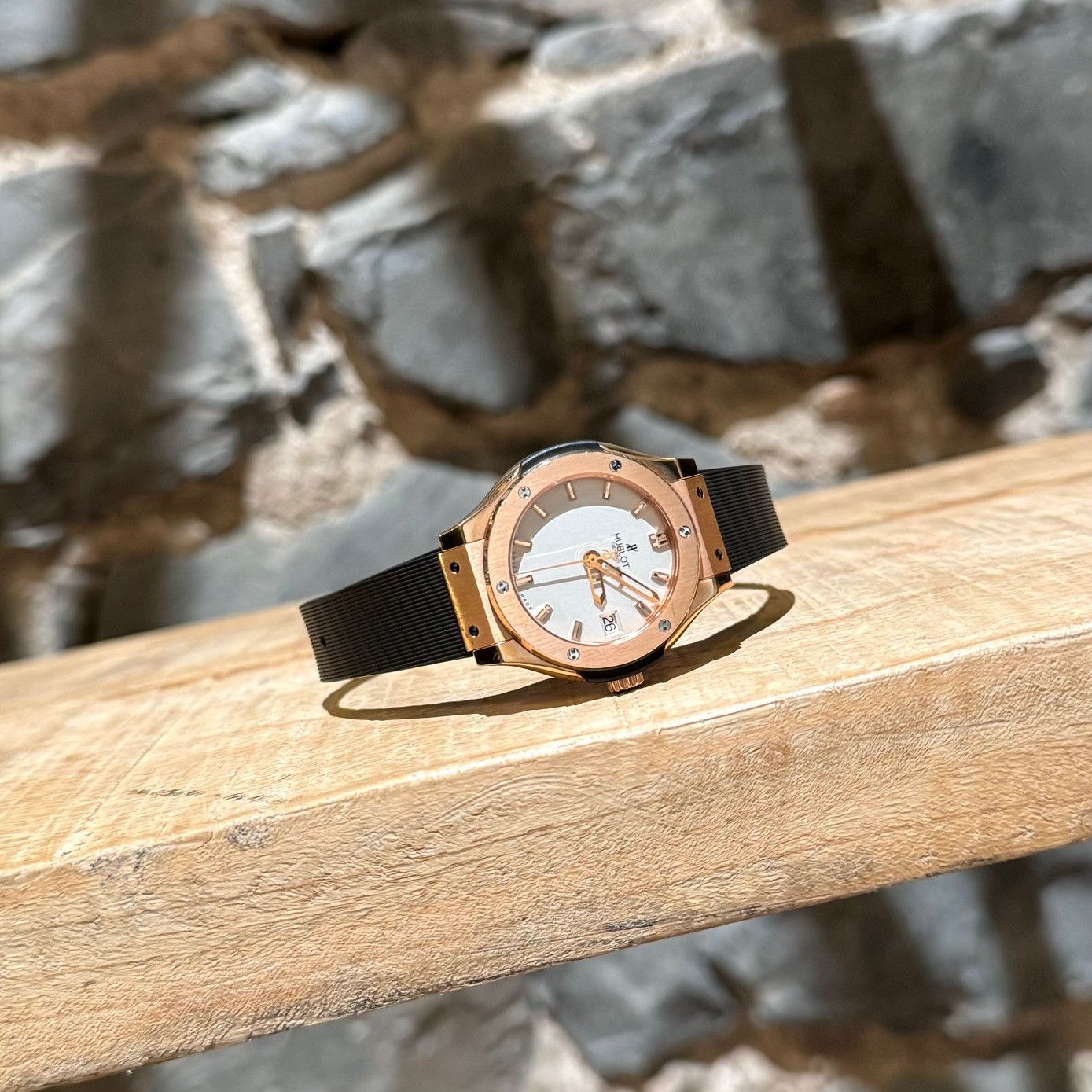 Hublot Hublot Classic Fusion King Gold Opaline 33mm Quartz Watch Size ONE SIZE - 9 Thumbnail