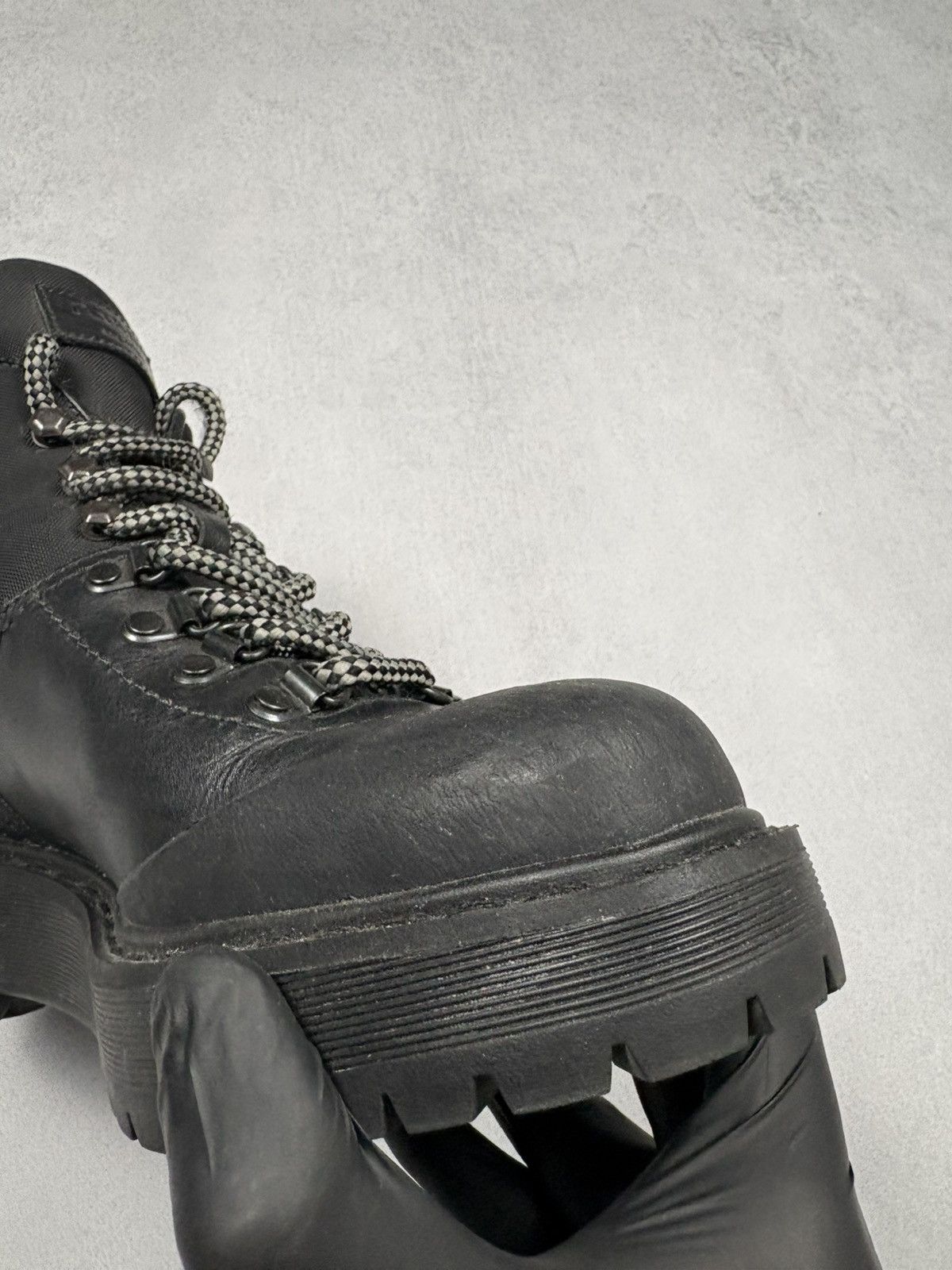 Prada Prada Milano Leather Hiking Combat Boots Lug Sole 3T 5920 Size US 8.5 / IT 38.5 - 8 Thumbnail