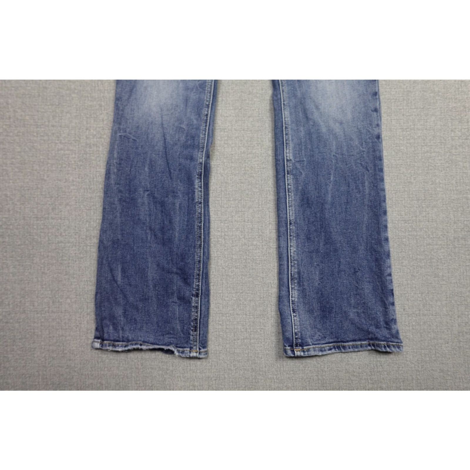 Silver Jeans Co. Silver Jeans Jeans Bootcut Women 32x30 Blue Light Wash Stretch Slim 5-Pocket Denim Steel Rhinestone Button Modern Cowboy Western Size ONE SIZE - 4 Thumbnail