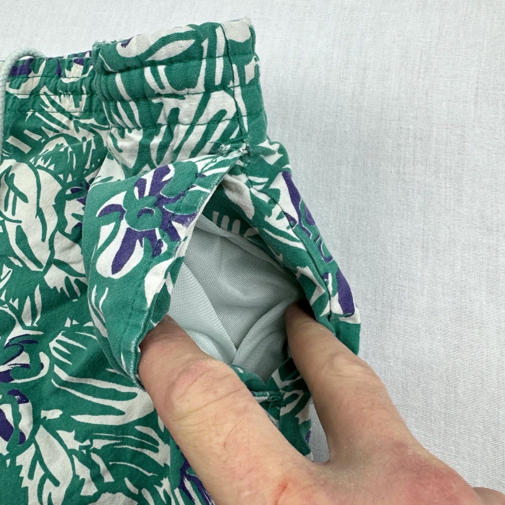 Vintage VINTAGE High Tide Swimwear Men’s Swim Trunks Adult Large Green Floral Beach Shorts 90s Size US 33 - 3 Thumbnail