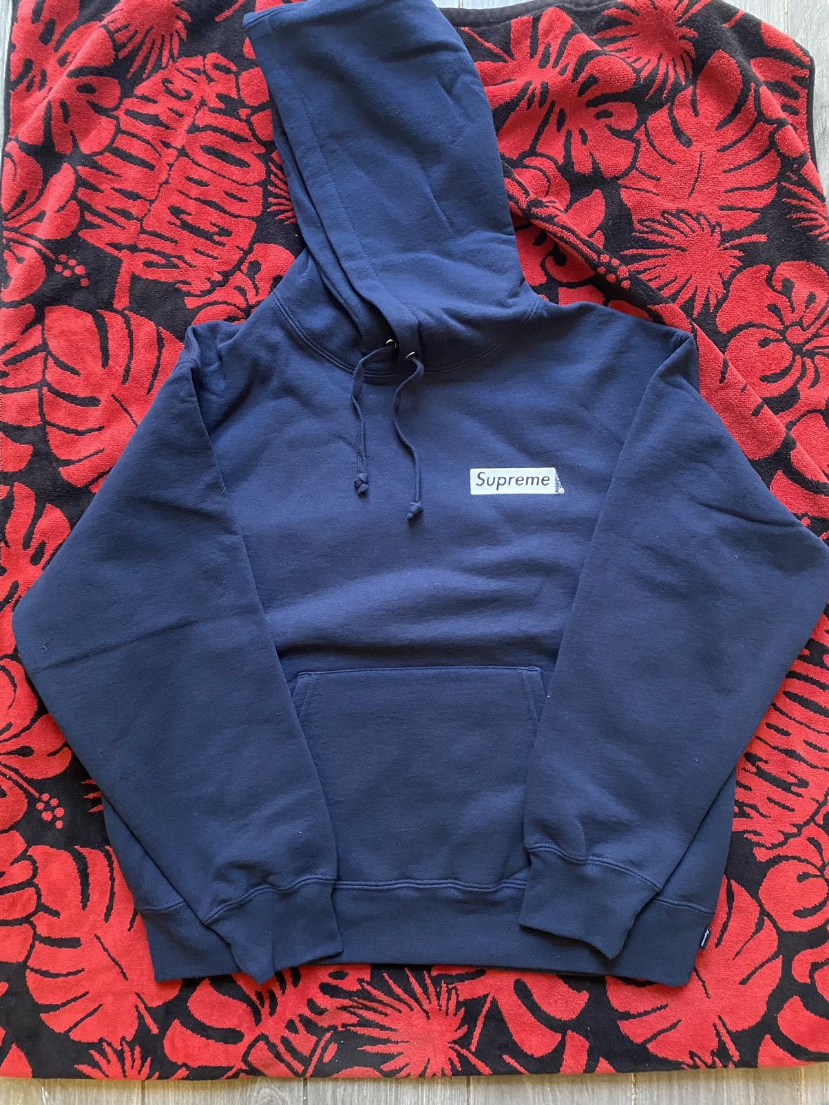Supreme Supreme Catwoman Hooded Sweatshirt Small Size US S / EU 44-46 / 1 - 2 Thumbnail