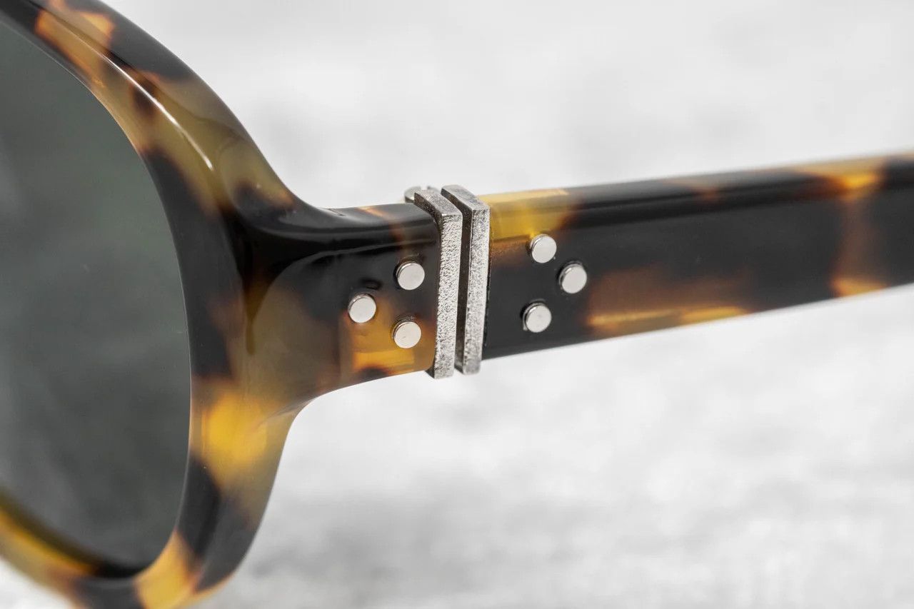 Ann Demeulemeester Ann Demeulemeester Sunglasses Oval Tortoise Shell and Grey Size ONE SIZE - 10 Thumbnail