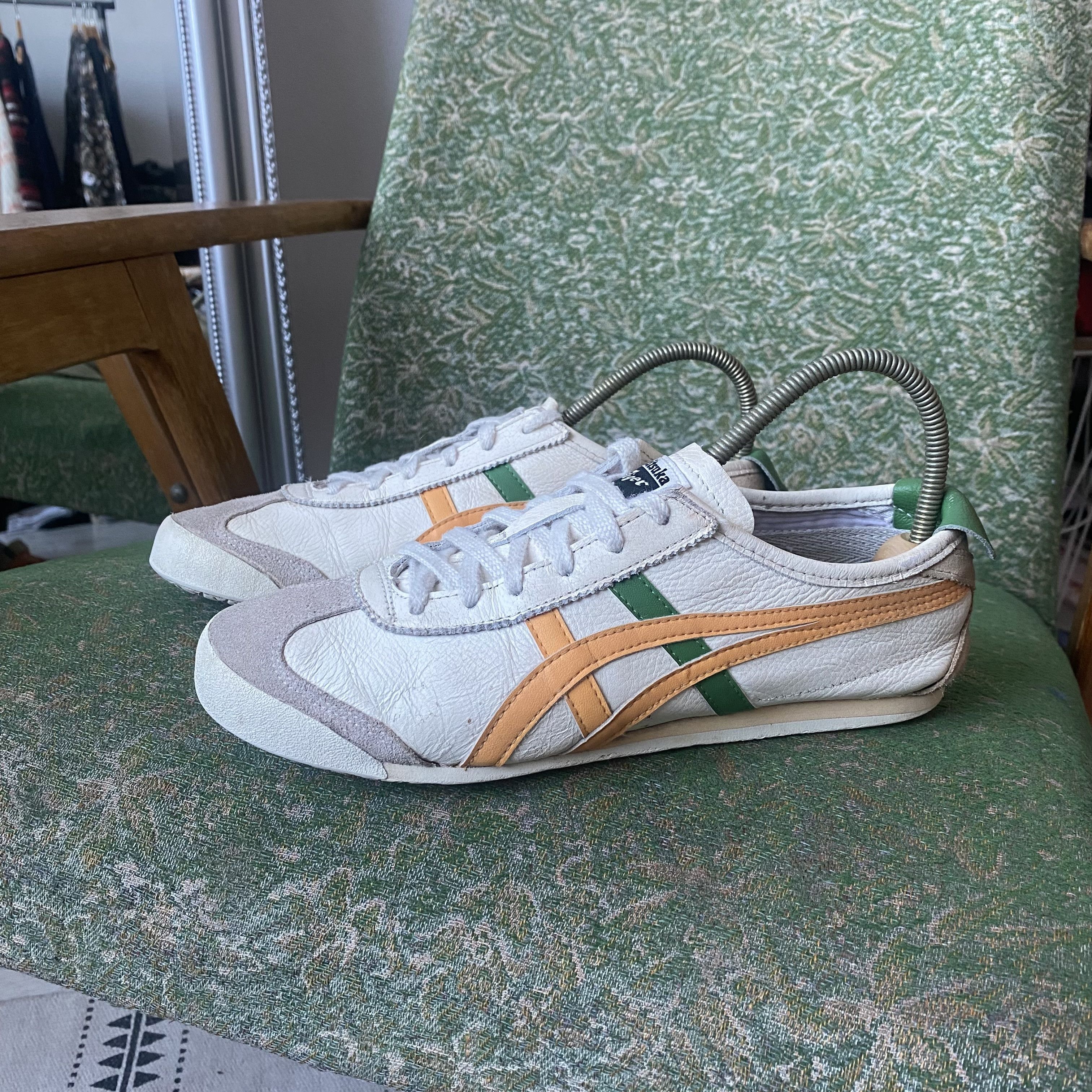 Onitsuka Tiger Vintage 2000s Asics Onitsuka Tiger Mexico 66 Kill Bill Size US 6 / EU 39 - 1 Thumbnail