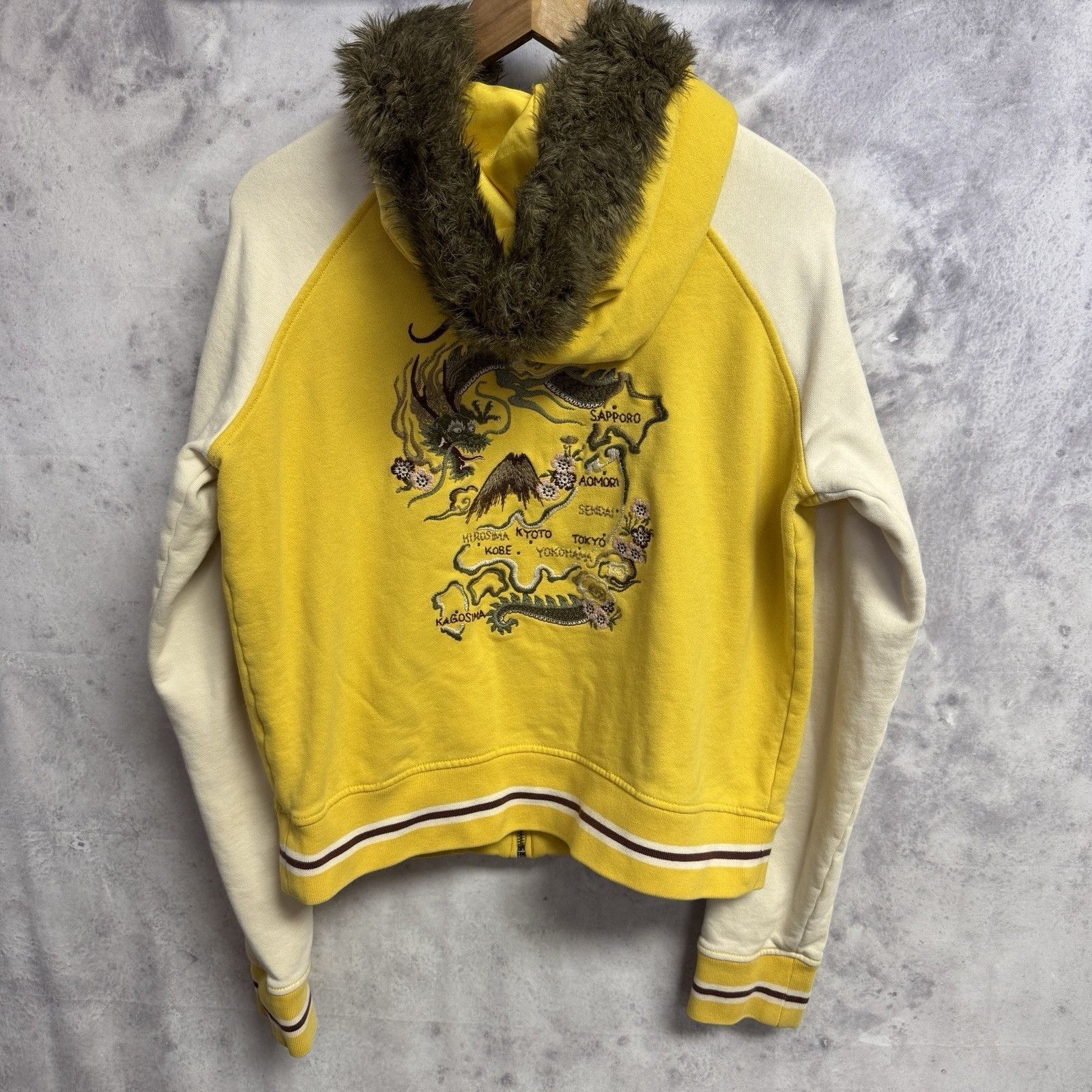 Lucky Brand Vintage Lucky Brand Womens Hoodie Japan Embroidered Souvenir Size L / US 10 / IT 46 - 2 Thumbnail