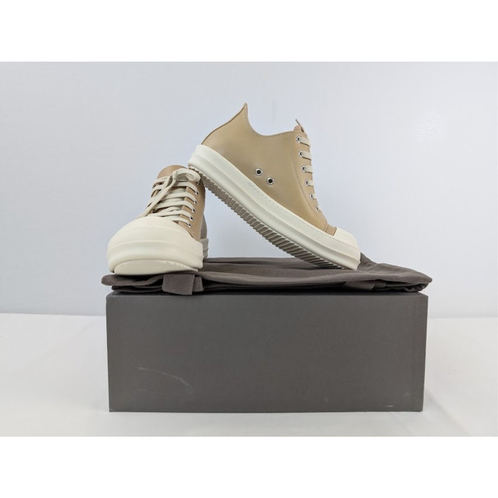 Rick Owens o1rshd1 Hollywood Runway Low Top Sneakers Parchment / Milk Size US 7 / EU 40 - 16 Thumbnail
