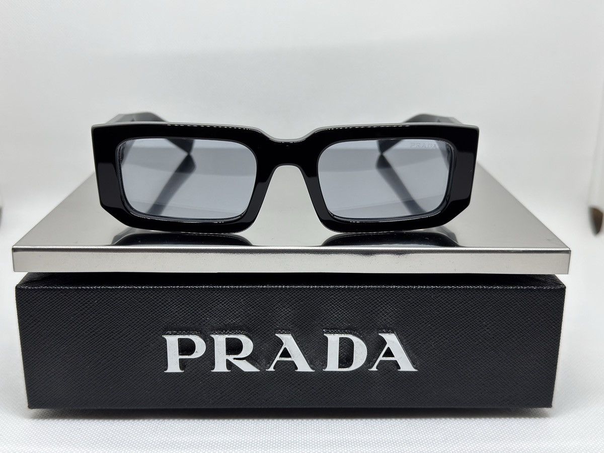 Prada Prada Symbole sunglasses PR 06YS 16K10L 53. New Collection Size ONE SIZE - 11 Thumbnail