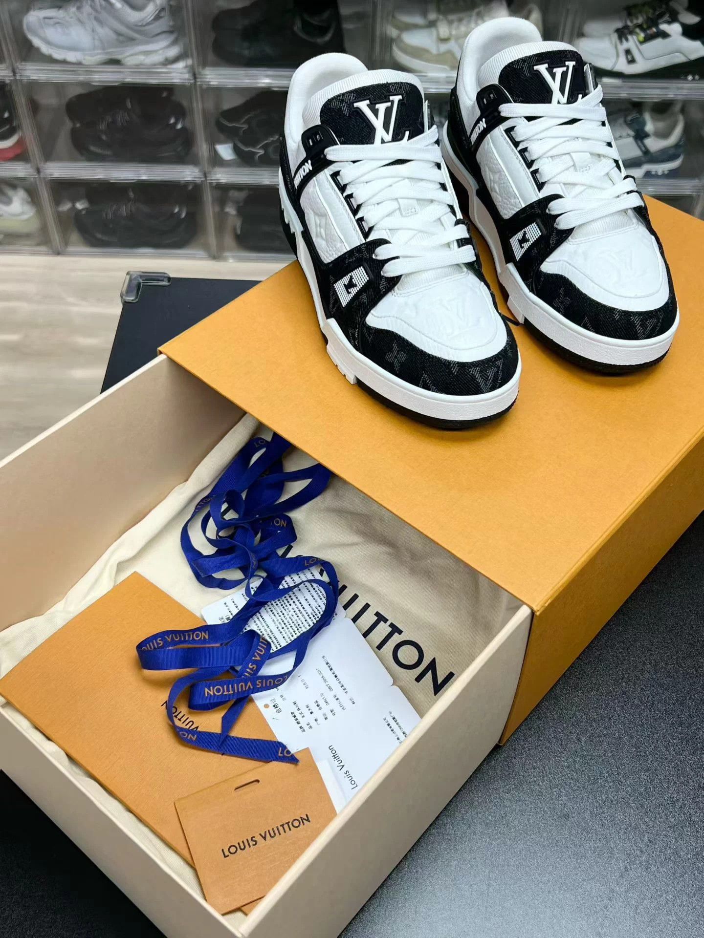 Louis Vuitton LV TRAINER Black White Denim UK4/38 25 Like New Size US 7 / IT 37 - 9 Thumbnail