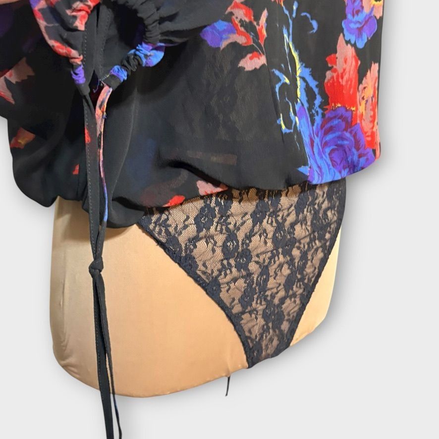 Free People Free People Over Under Floral Lace Thong Bodysuit Small Blac Size S / US 4 / IT 40 - 6 Thumbnail