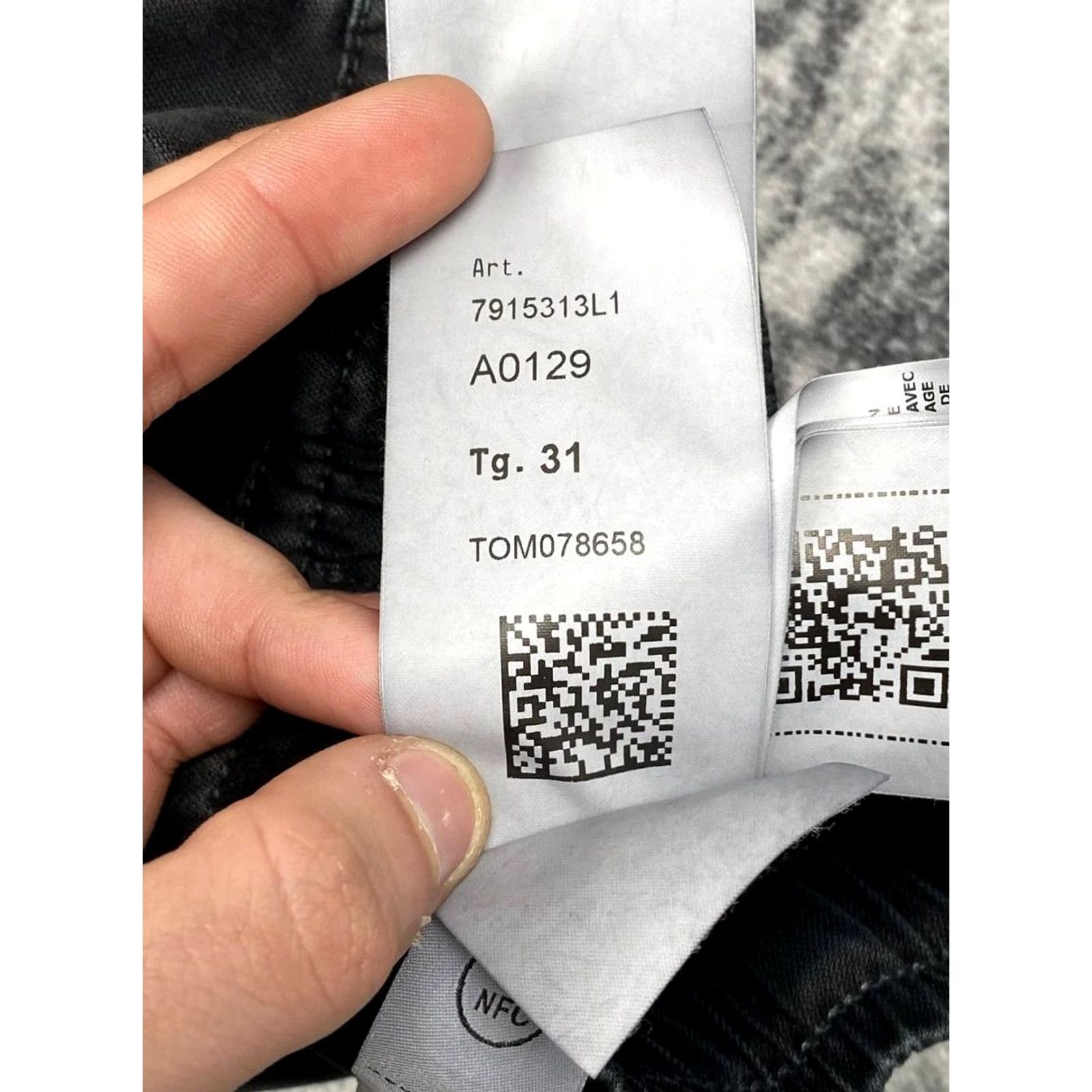 Stone Island Stone Island Cargo Pants Men 31 Black Regular Cargo Pocket Cotton Pants Mens Black 31Inseam 30in Vintage No Logo Accent Modern Casual Size US 31 - 6 Thumbnail