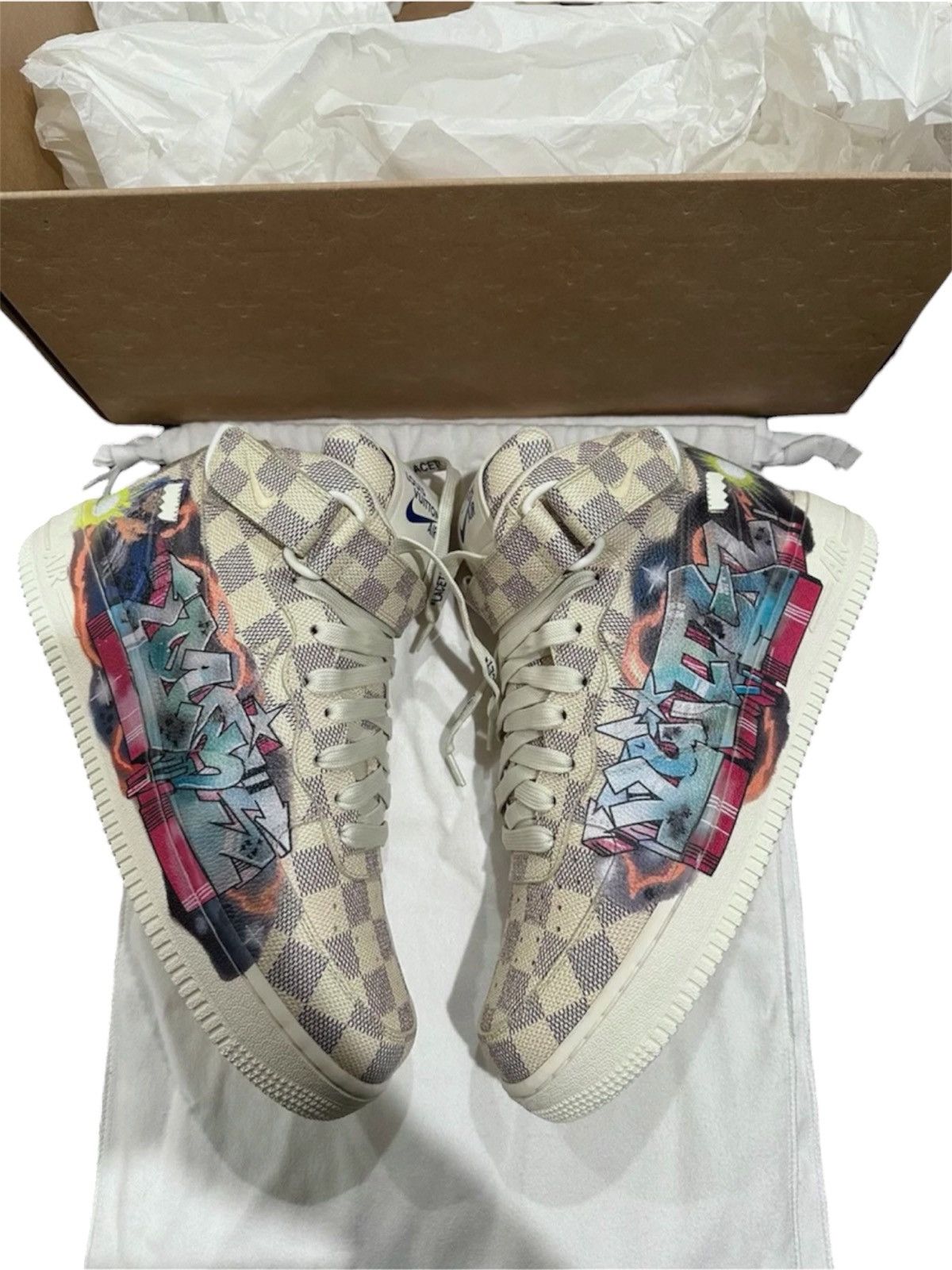 Louis Vuitton Louis Vuitton X Nike X Off White 9.5 Air Force 1 Graffiti Size US 9.5 / EU 42-43 - 2 Thumbnail