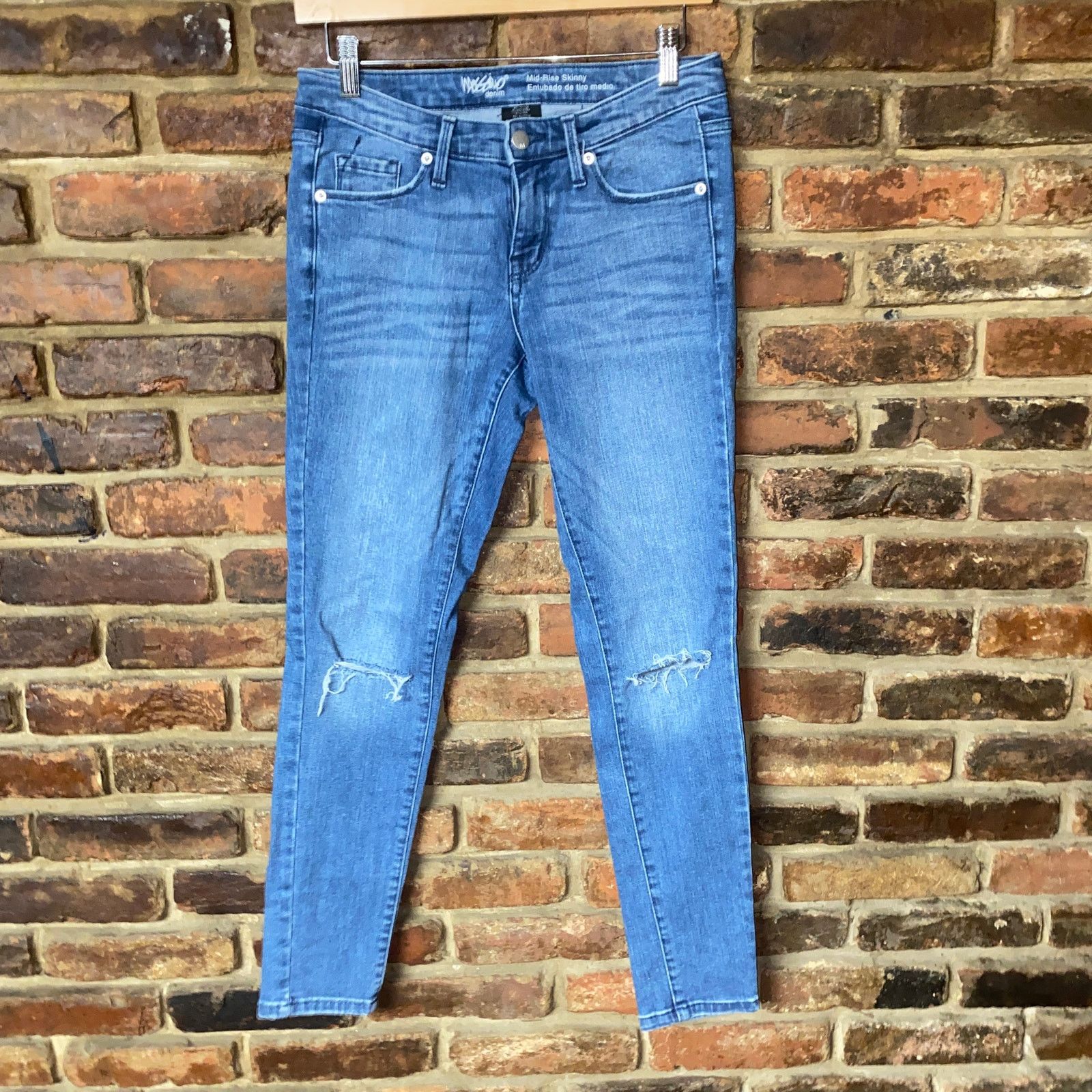 Mossimo Mossimo Medium Wash Blue Denim Mid-Rise Skinny Jeans Size 2 Size 26" / US 2 / IT 38 - 1 Thumbnail