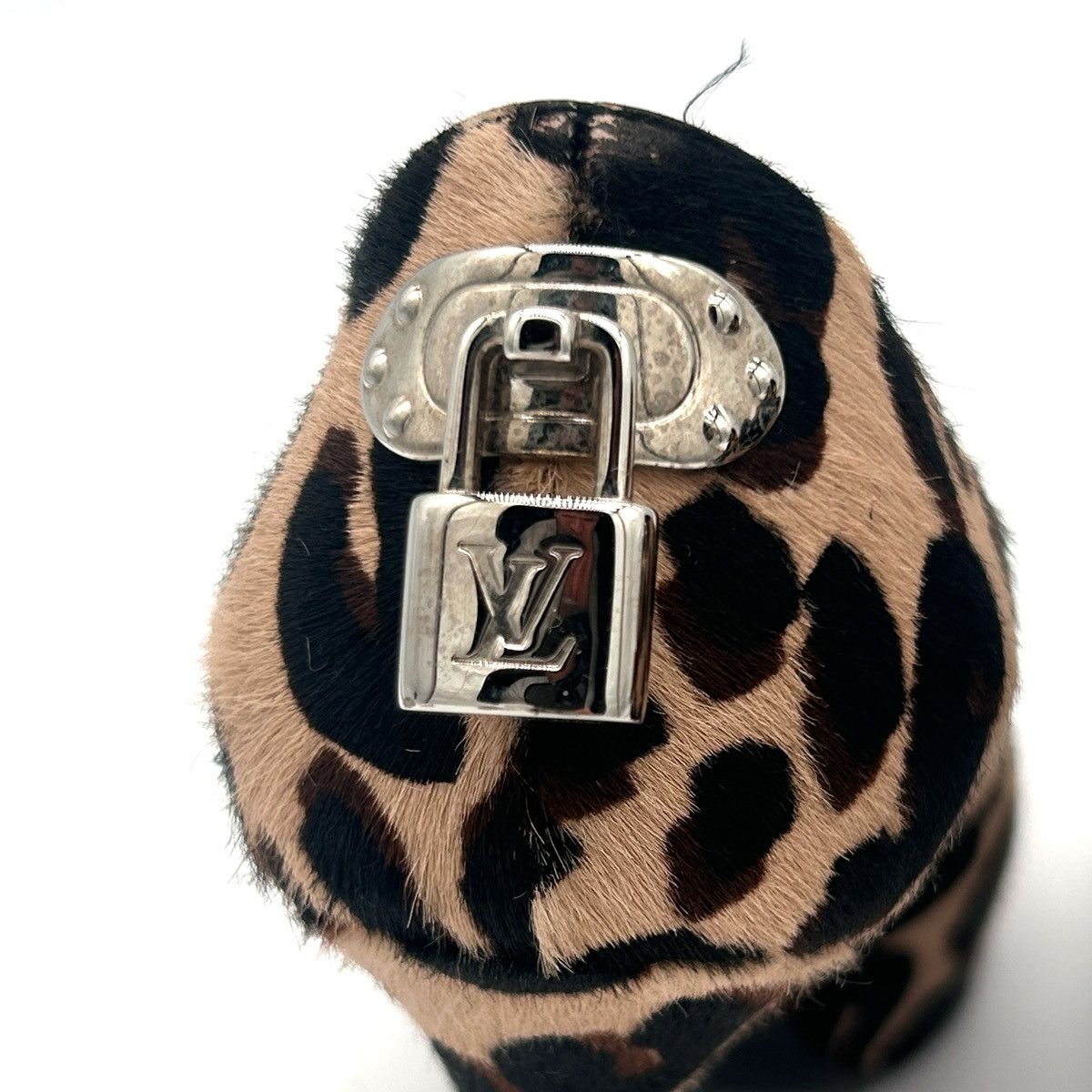 Louis Vuitton Vintage Louis Vuitton Padlock Heels (US 6.5) Size US 6.5 / IT 36.5 - 12 Thumbnail